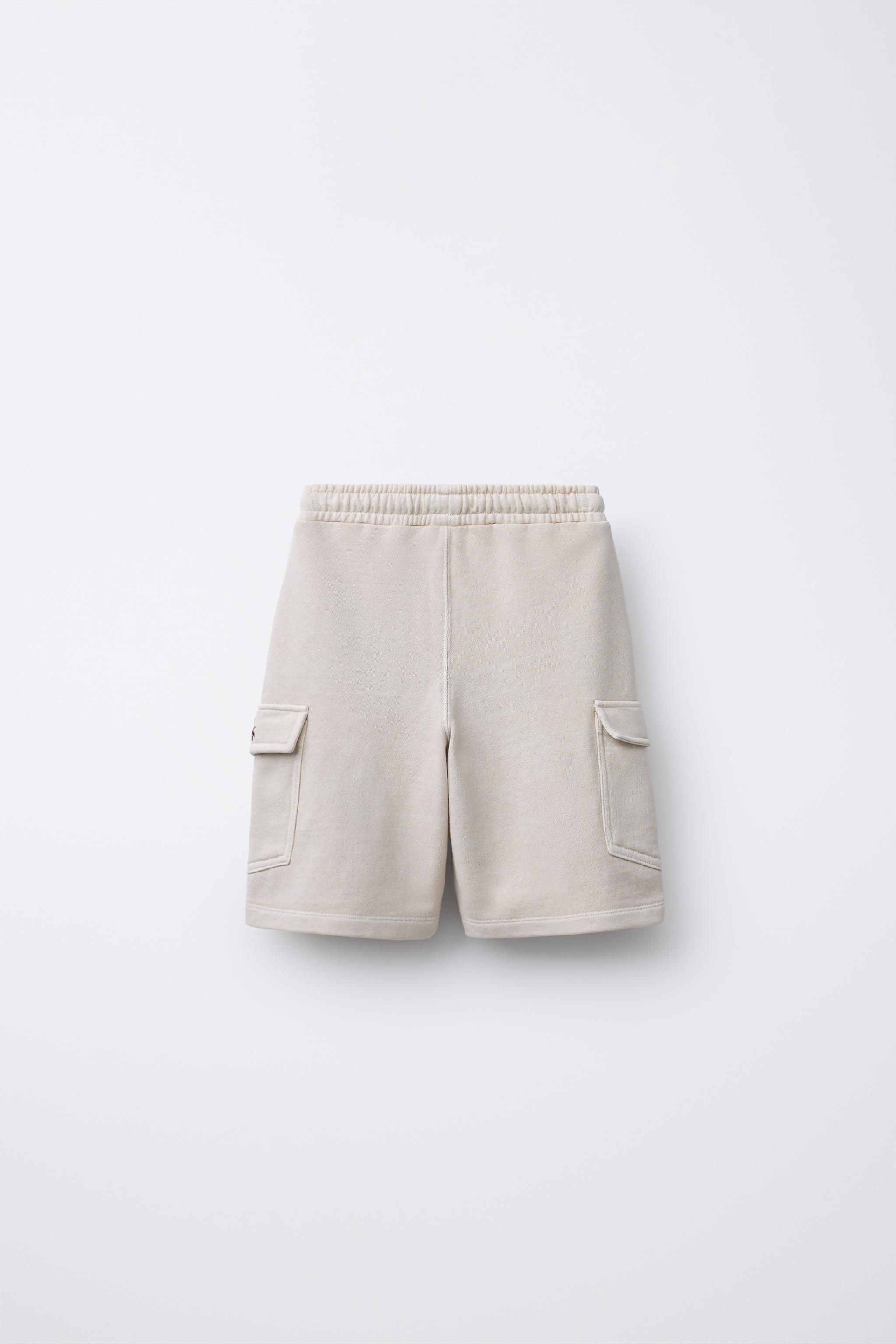 STRAIGHT FIT GRAFFITI CARGO PLUSH SHORTS