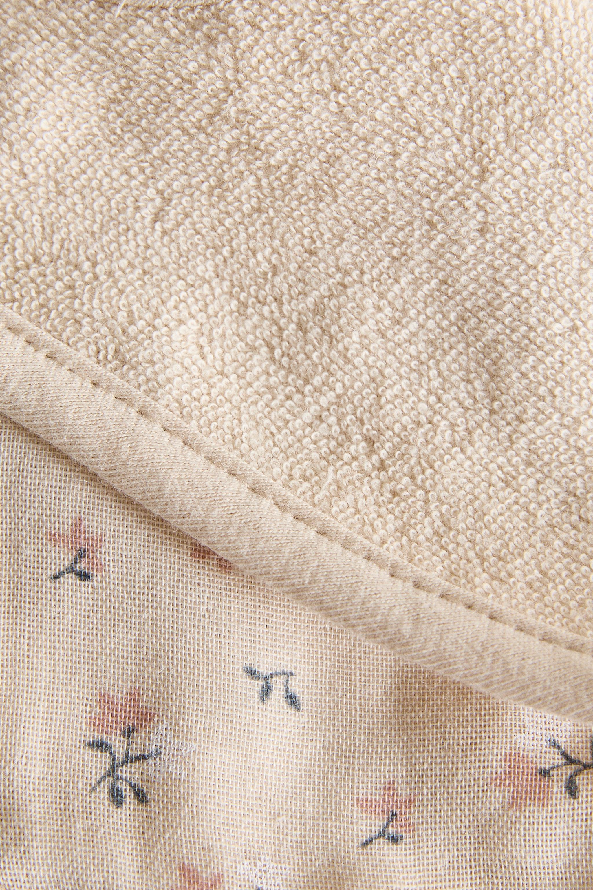 CHILDREN'S TULIP MUSLIN BIB