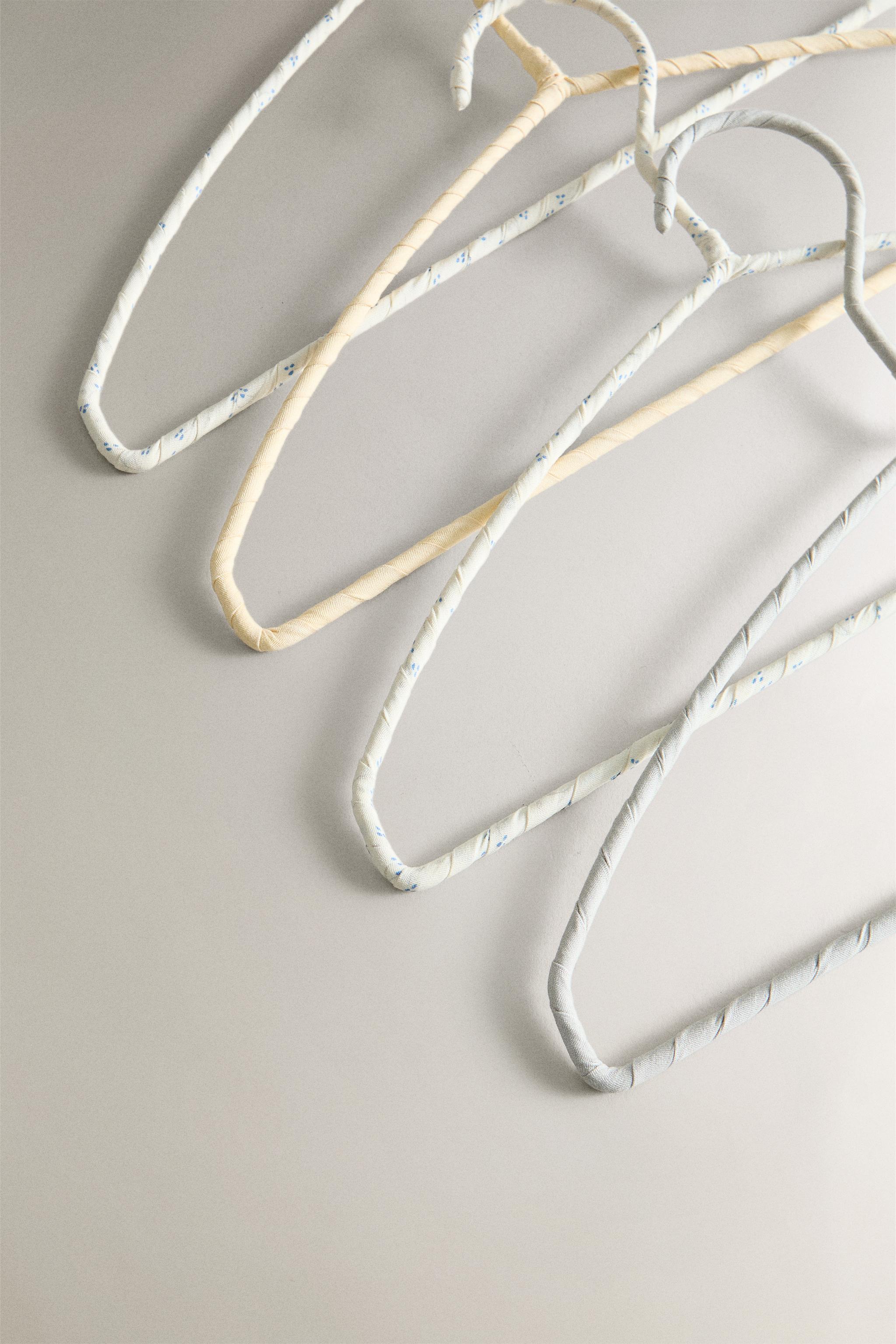 SET OF LINED BABY HANGERS (SET OF 4)