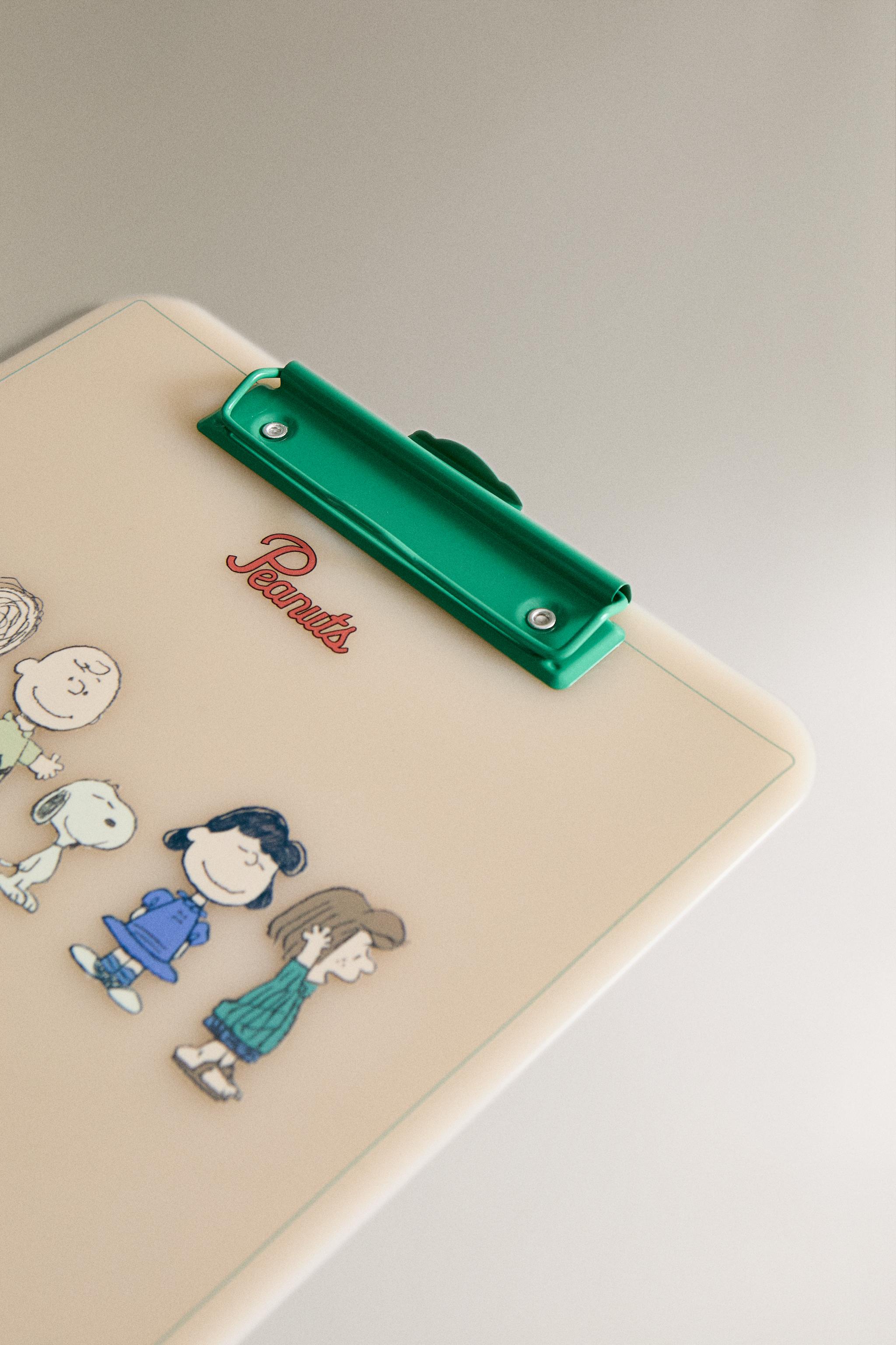 CHILDREN’S PEANUTS™ CLIPBOARD