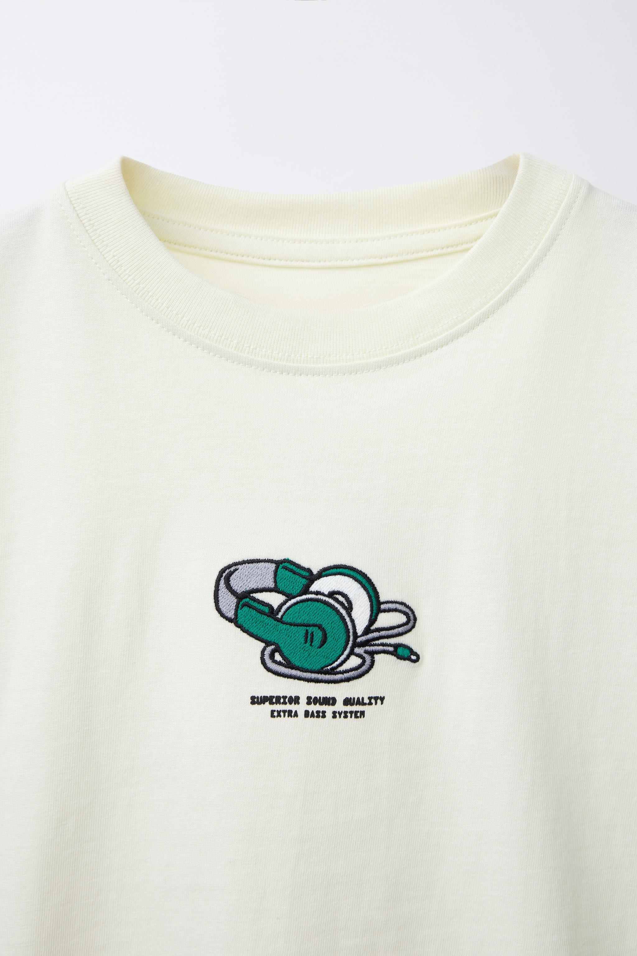 EMBROIDERED DETAIL T-SHIRT