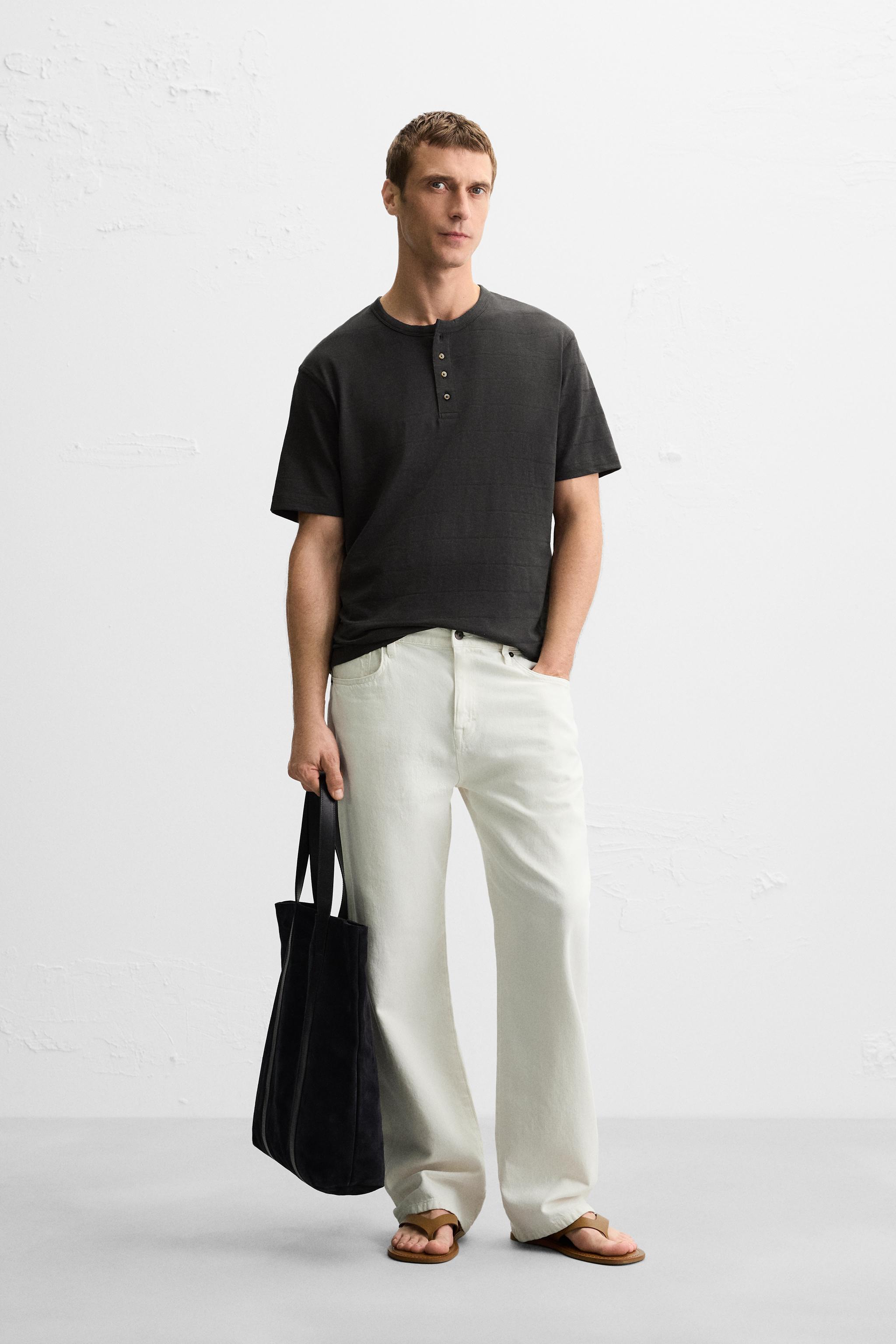 STRIPED BUTTON NECK T-SHIRT