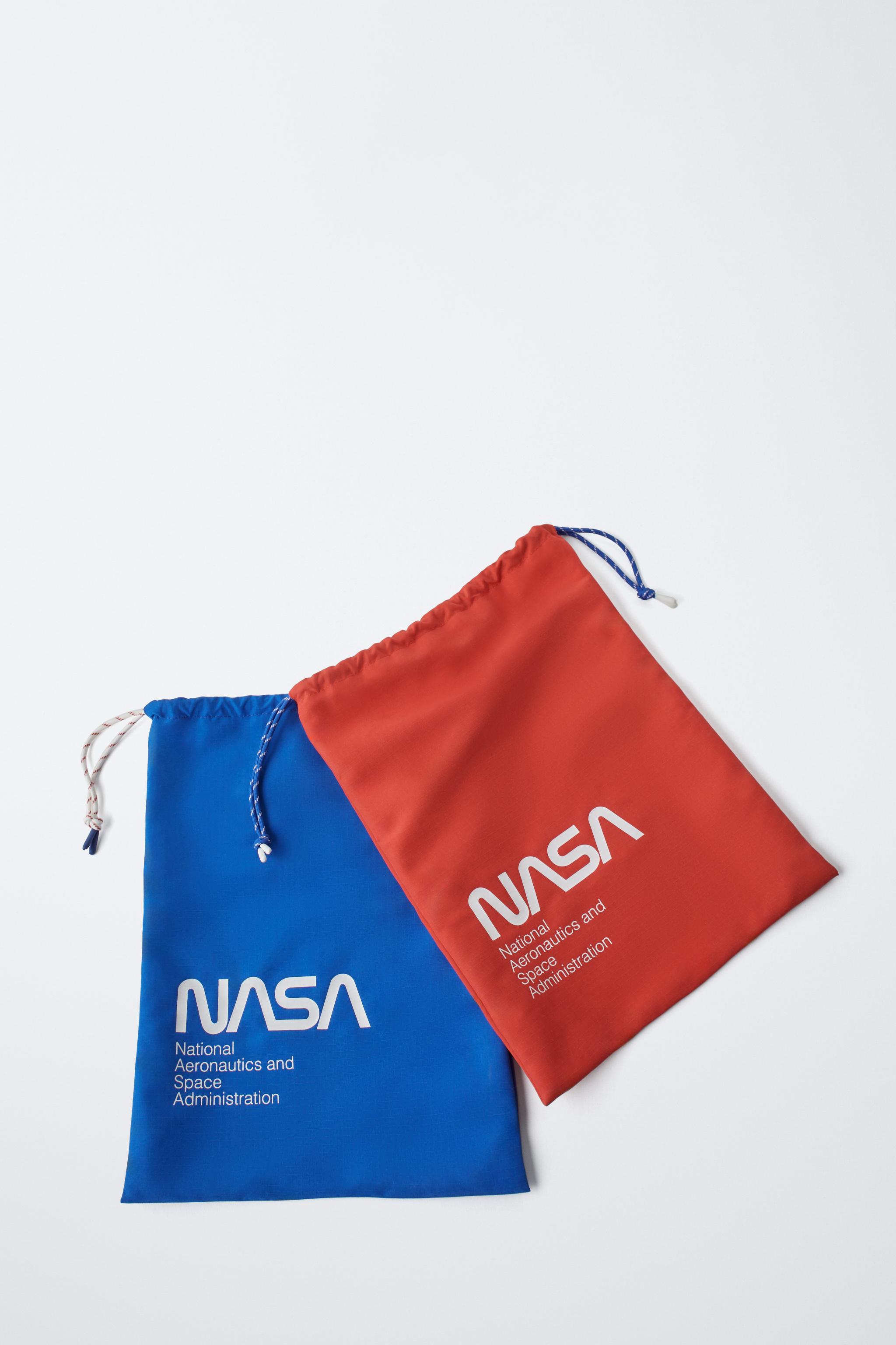 PACK OF BAGS © NASA