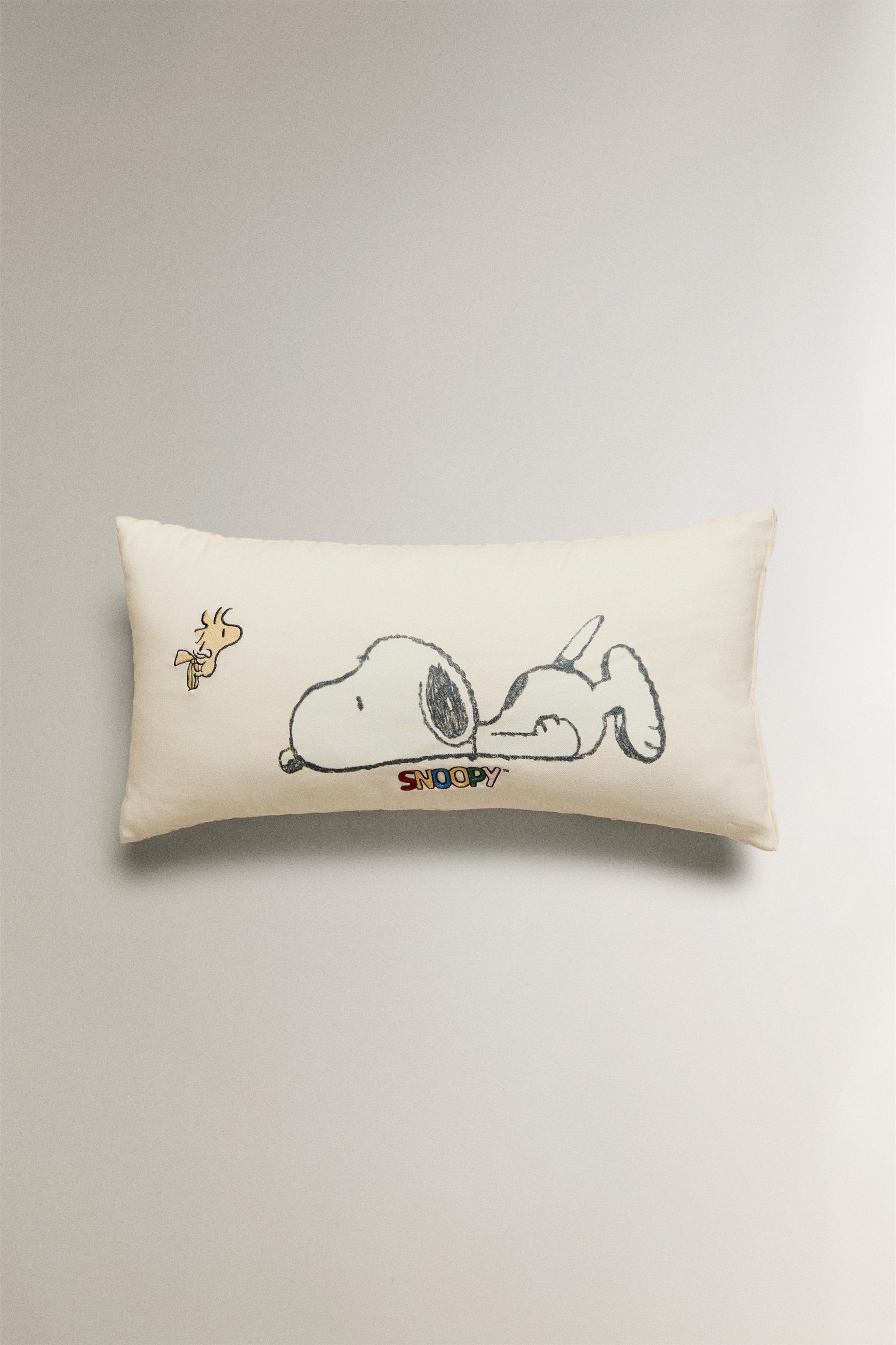 CHILDREN’S PEANUTS™ LONG THROW PILLOW
