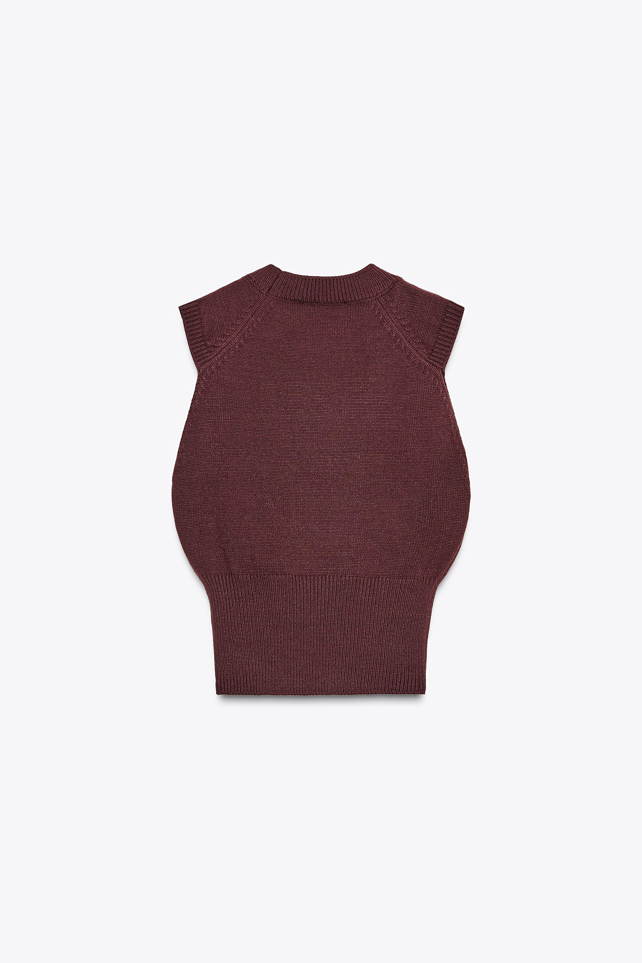SLEEVELESS KNIT TOP