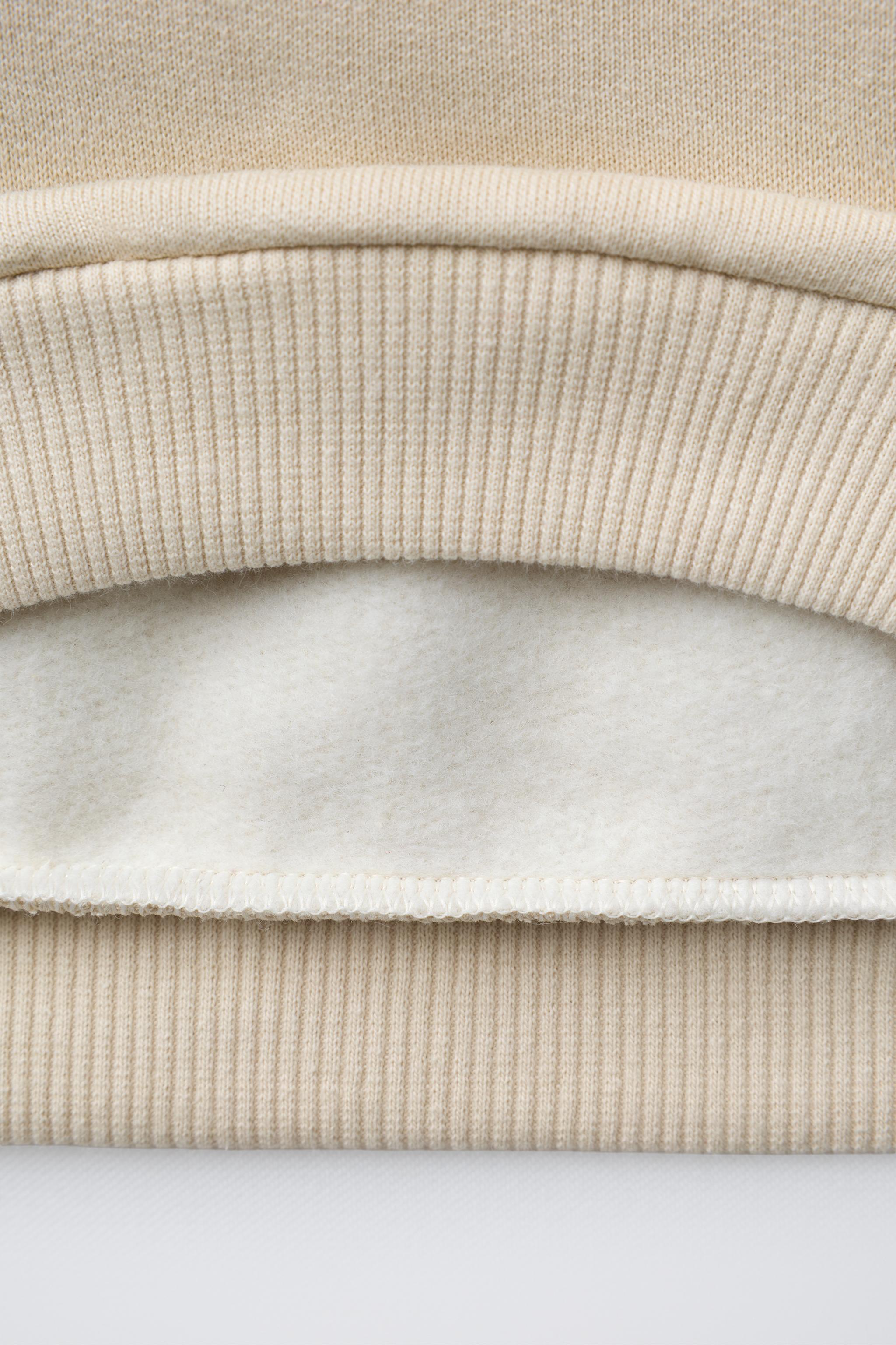 HELLO KITTY HOUSE © SANRIO SWEATSHIRT