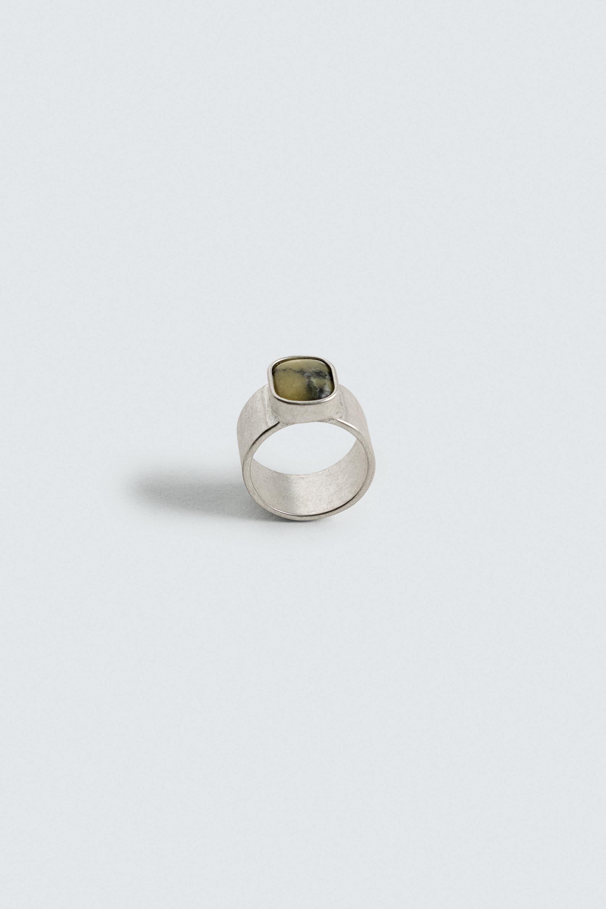 STONE SIGNET RING