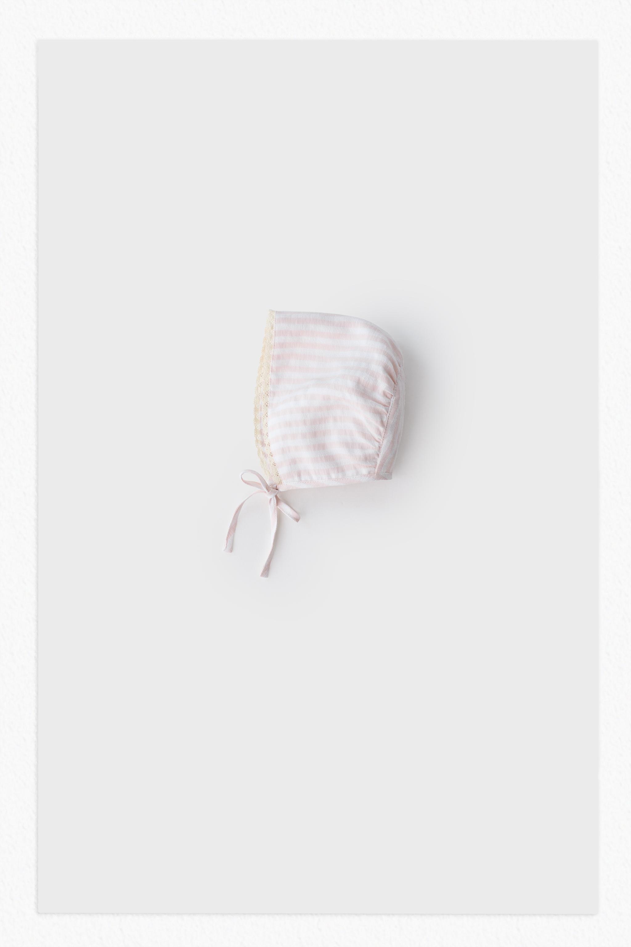 SEERSUCKER STRIPE LACE BONNET