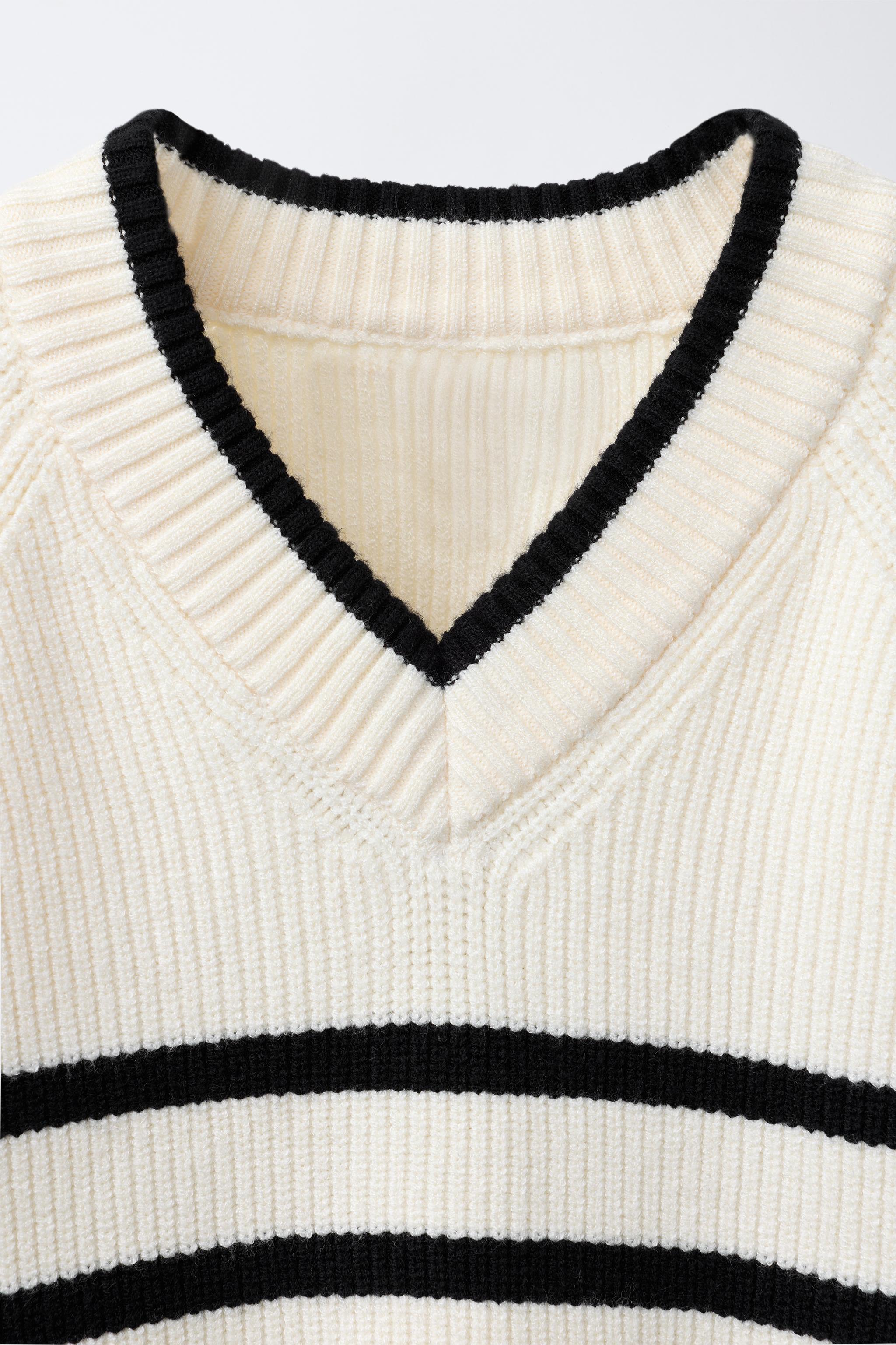 STRIPED KNIT SWEATER