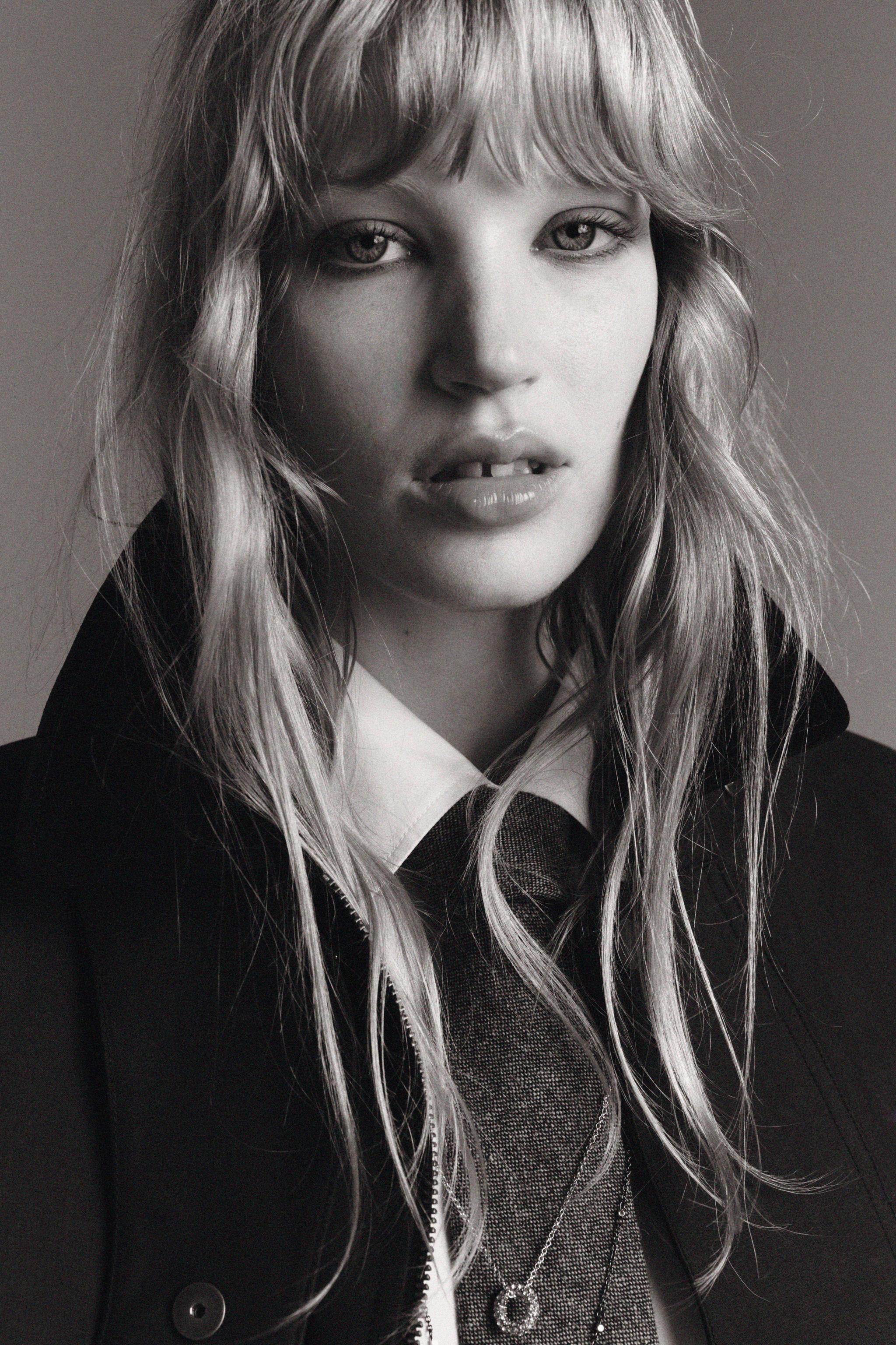 STRUCTURE TIE WITH WOOL