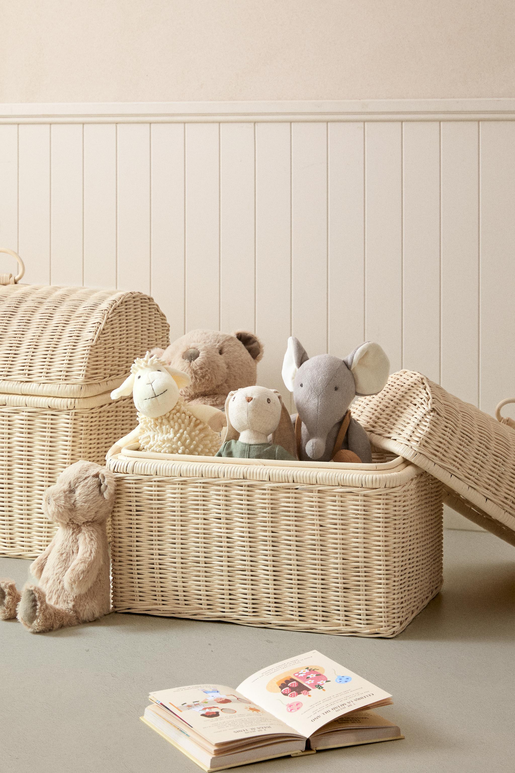 CHILDREN'S RATTAN HAMPER WITH LID