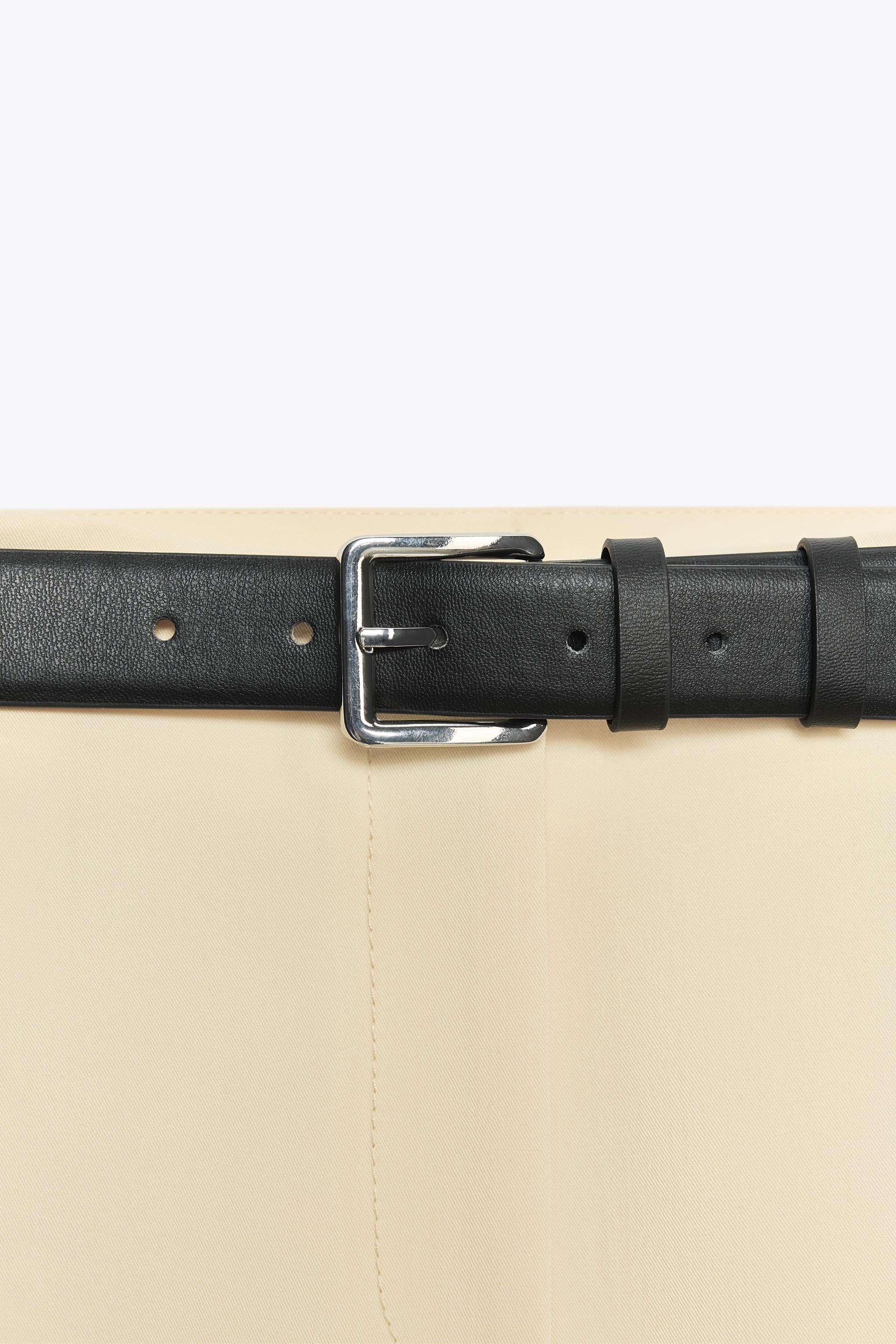 BELTED PLEATED SHORTS