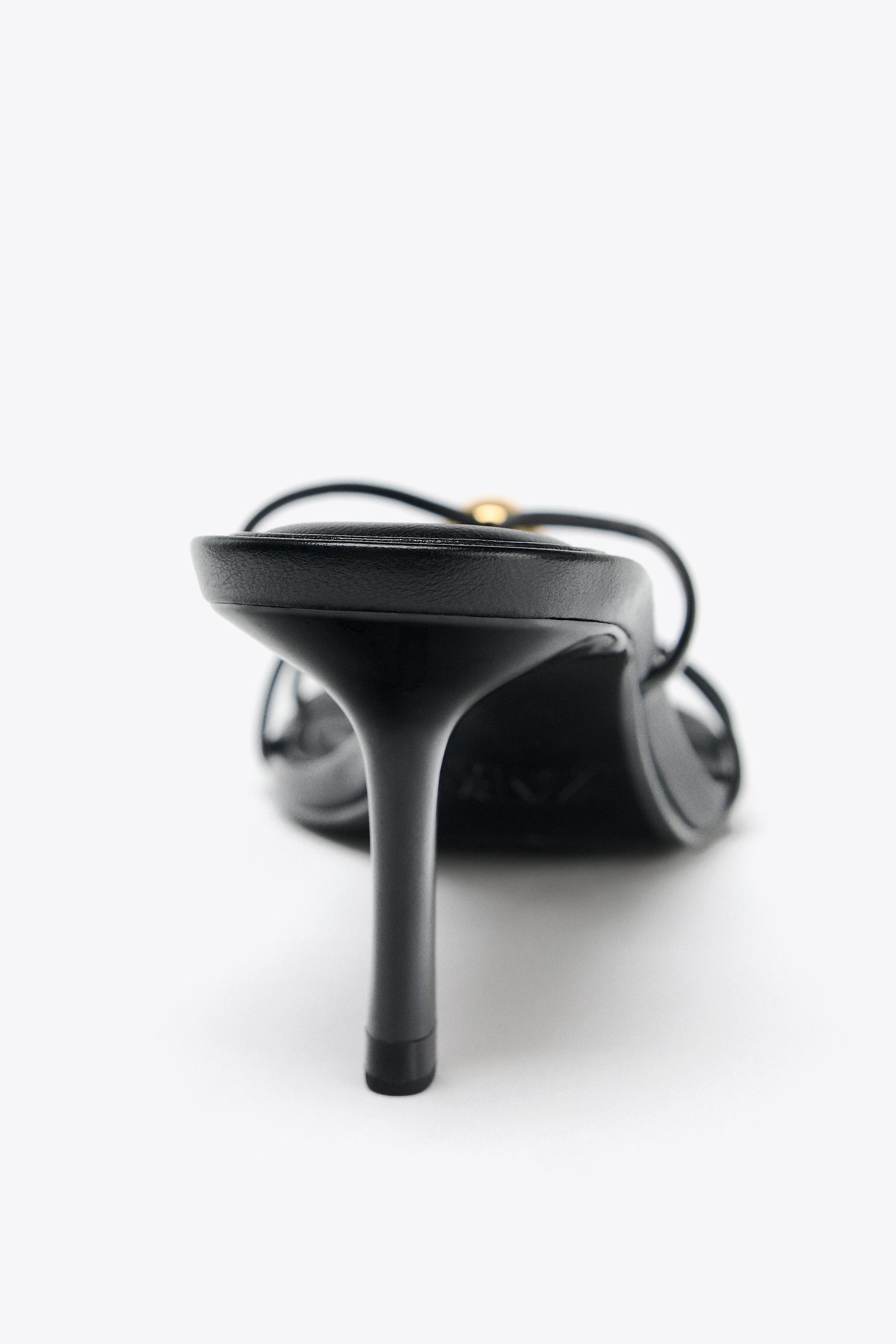 SANDALS WITH METALLIC DETAIL