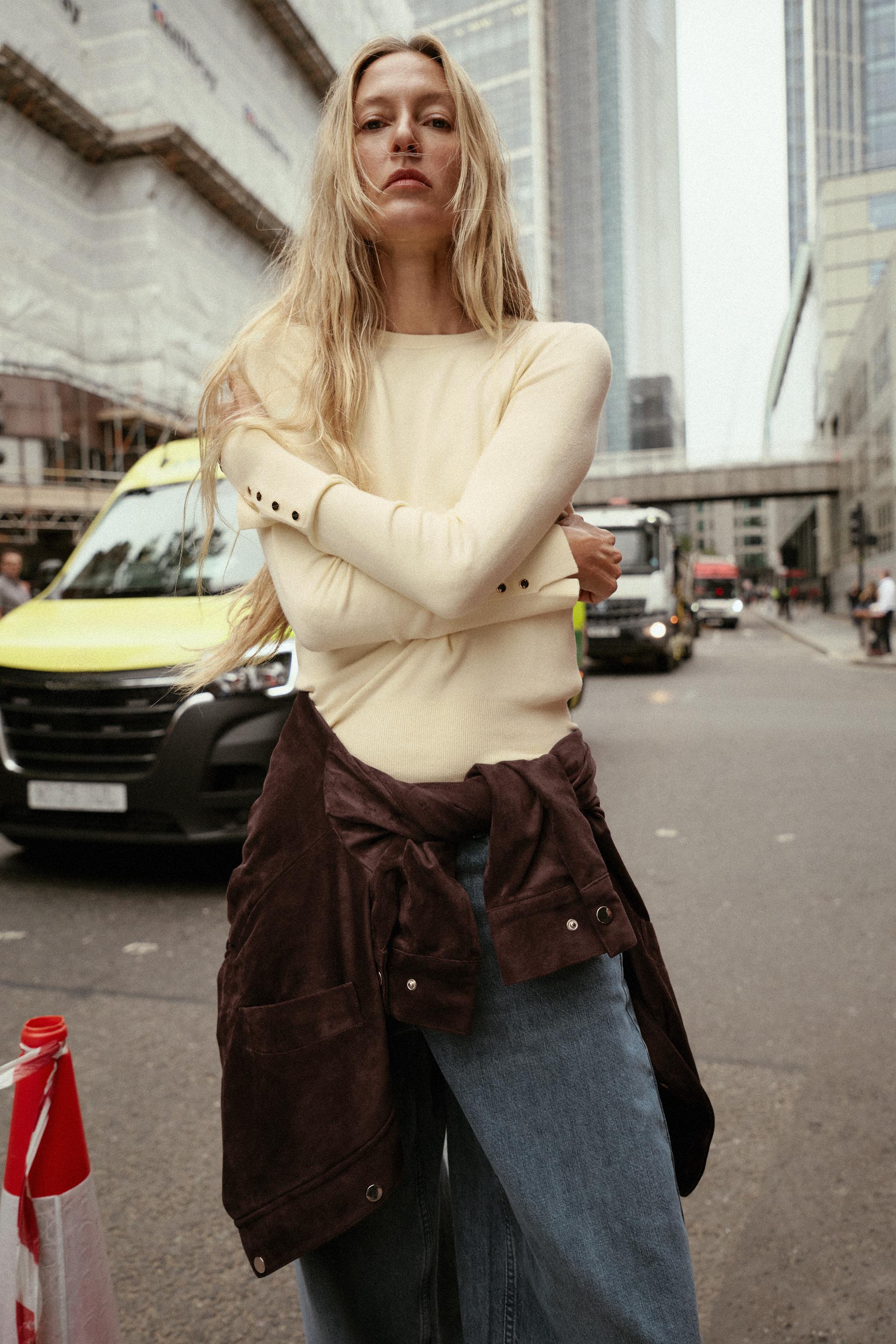 BASIC PLAIN KNIT SWEATER