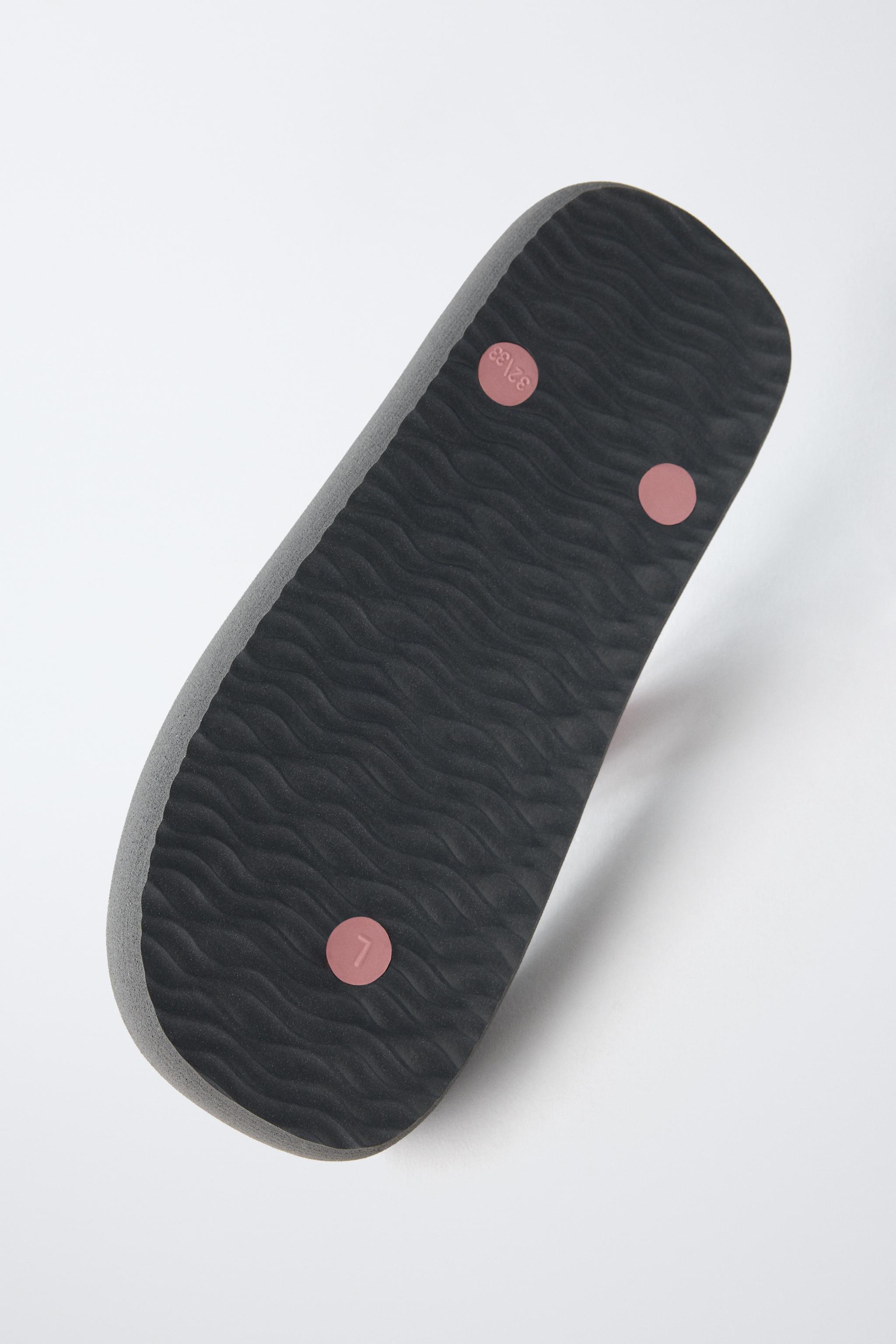 LILO & STITCH © DISNEY POOL SLIDES