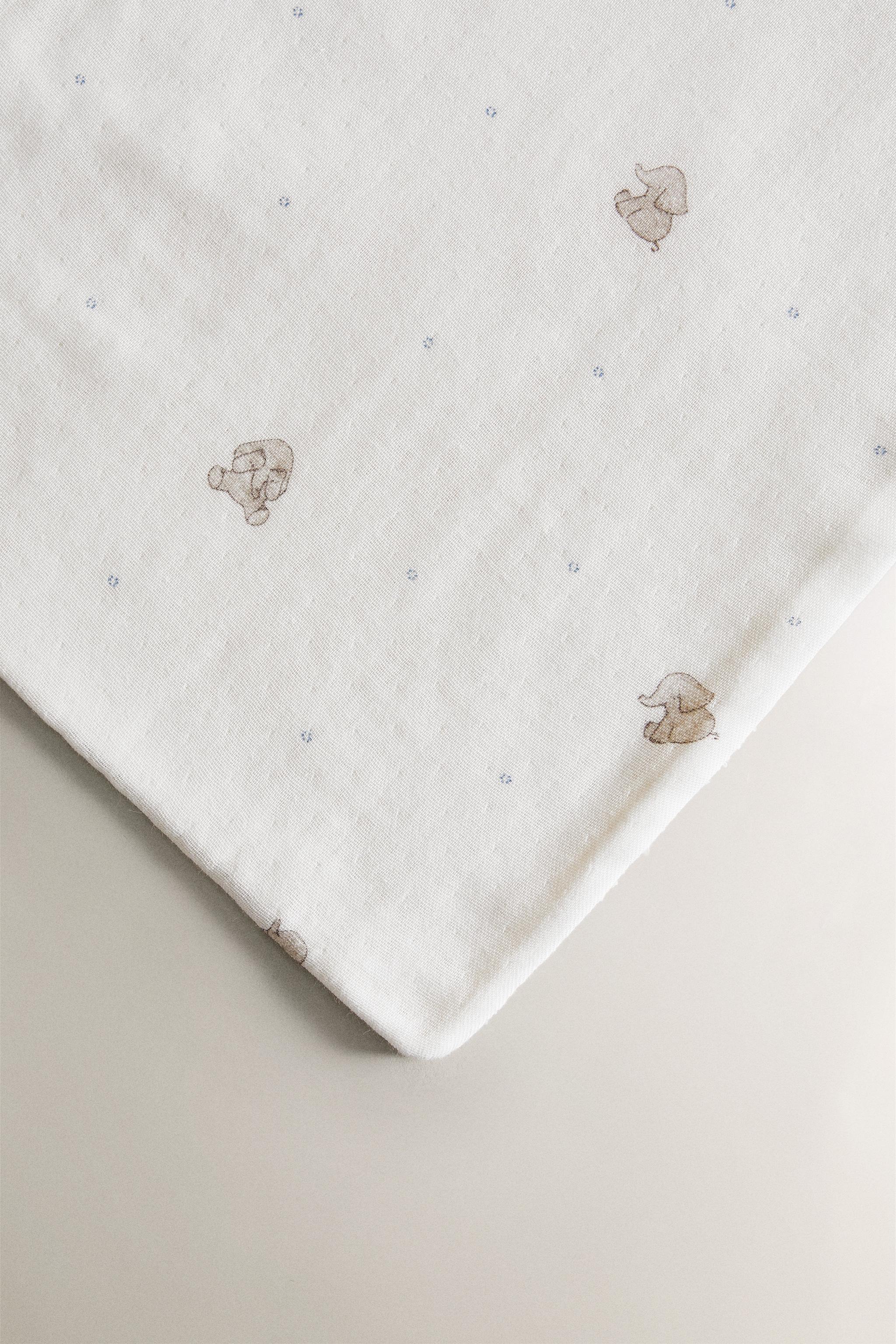 CHILDREN'S ELEPHANT BATH TOWEL
