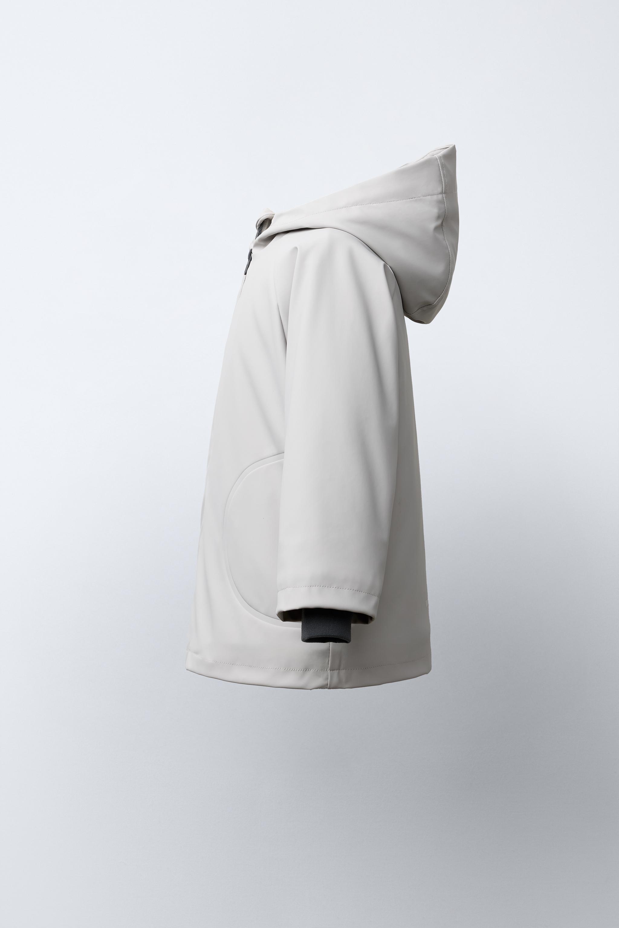 RUBBERIZED WATER RESISTANT RAINCOAT