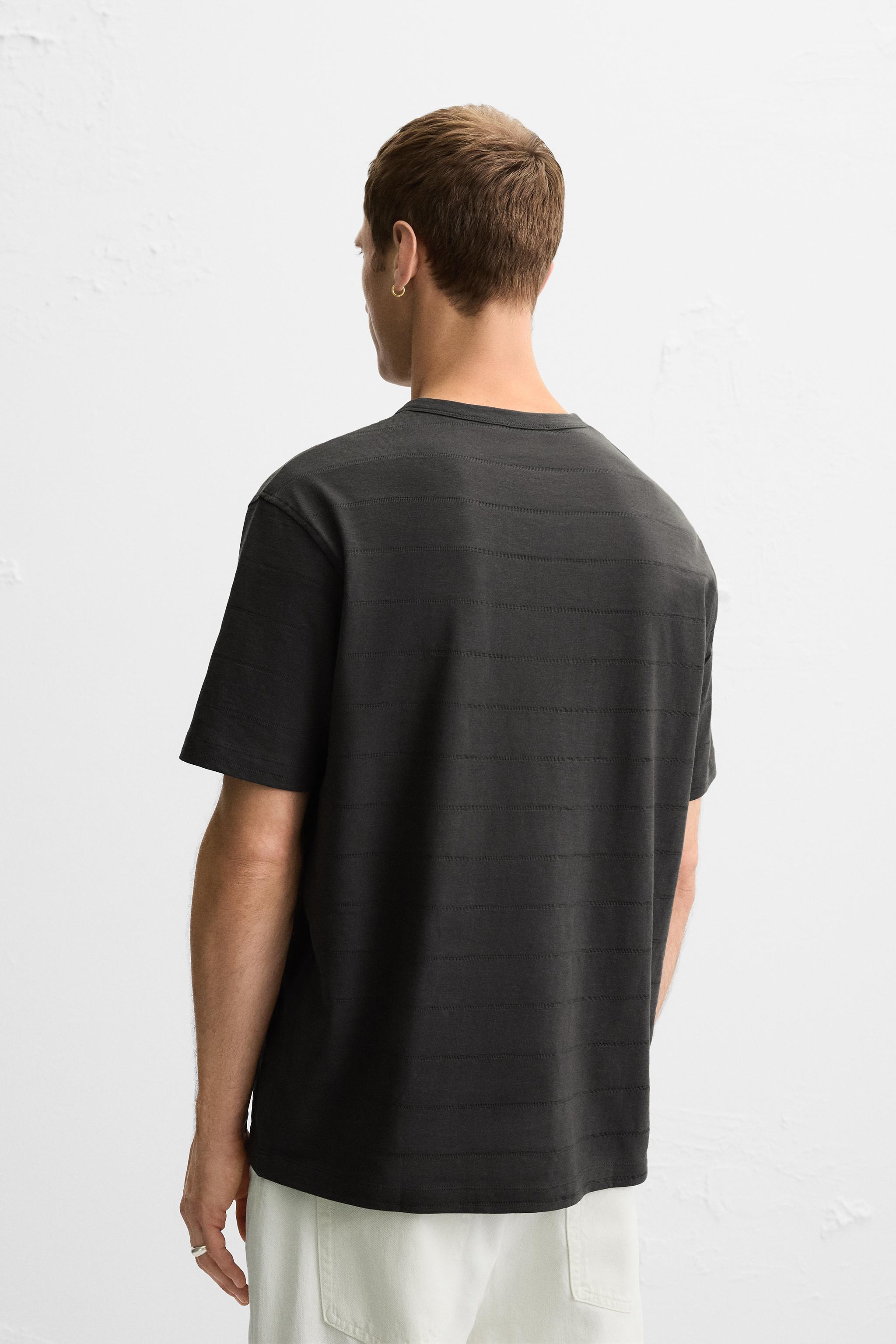 STRIPED BUTTON NECK T-SHIRT