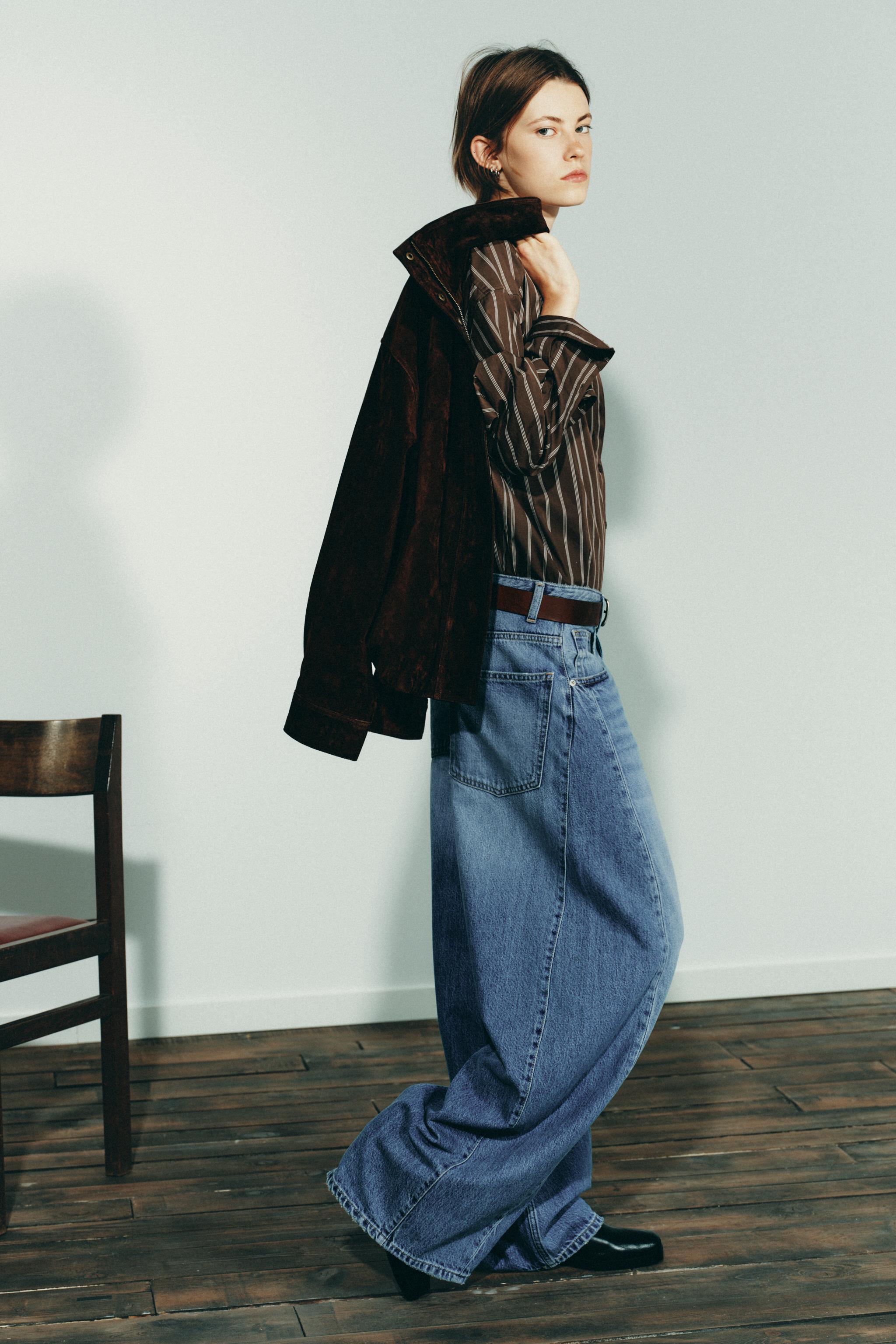 TRF OVERSIZE MID-RISE JEANS