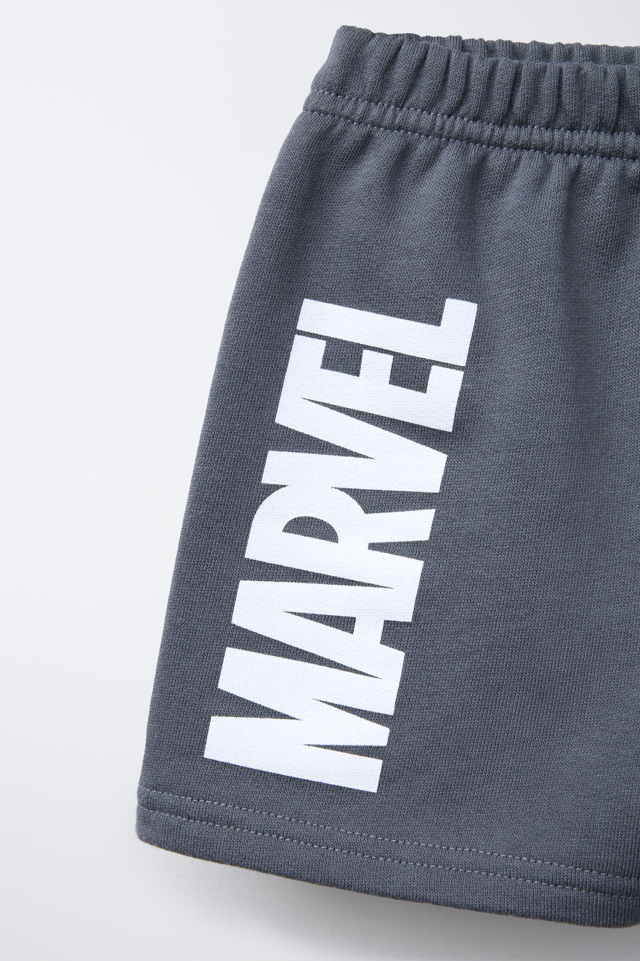 THE AVENGERS © MARVEL T-SHIRT AND BERMUDA JOGGING SET