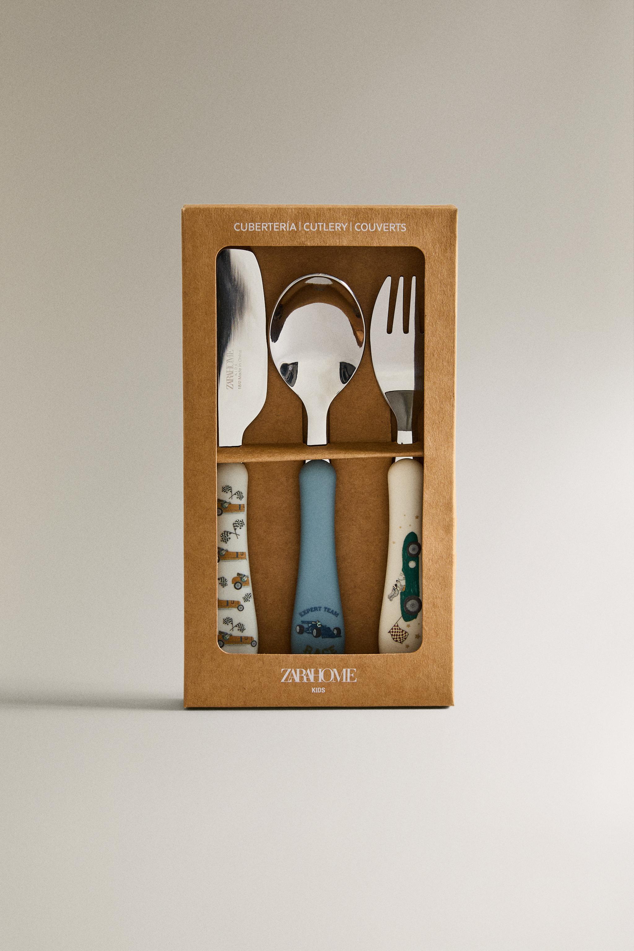 CHILDREN'S RACING DOG FLATWARE SET
