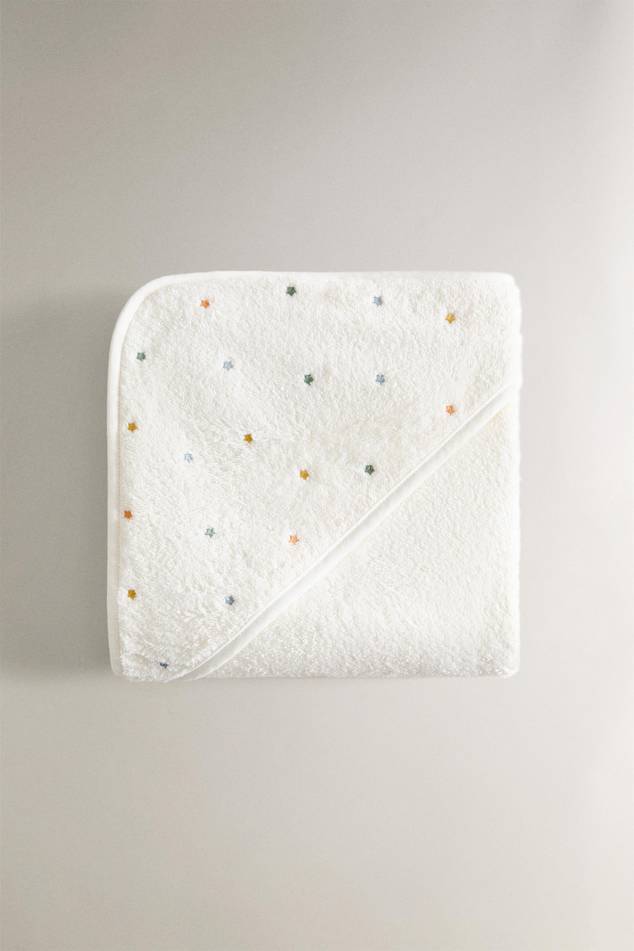 HOODED BABY TOWEL WITH STARS