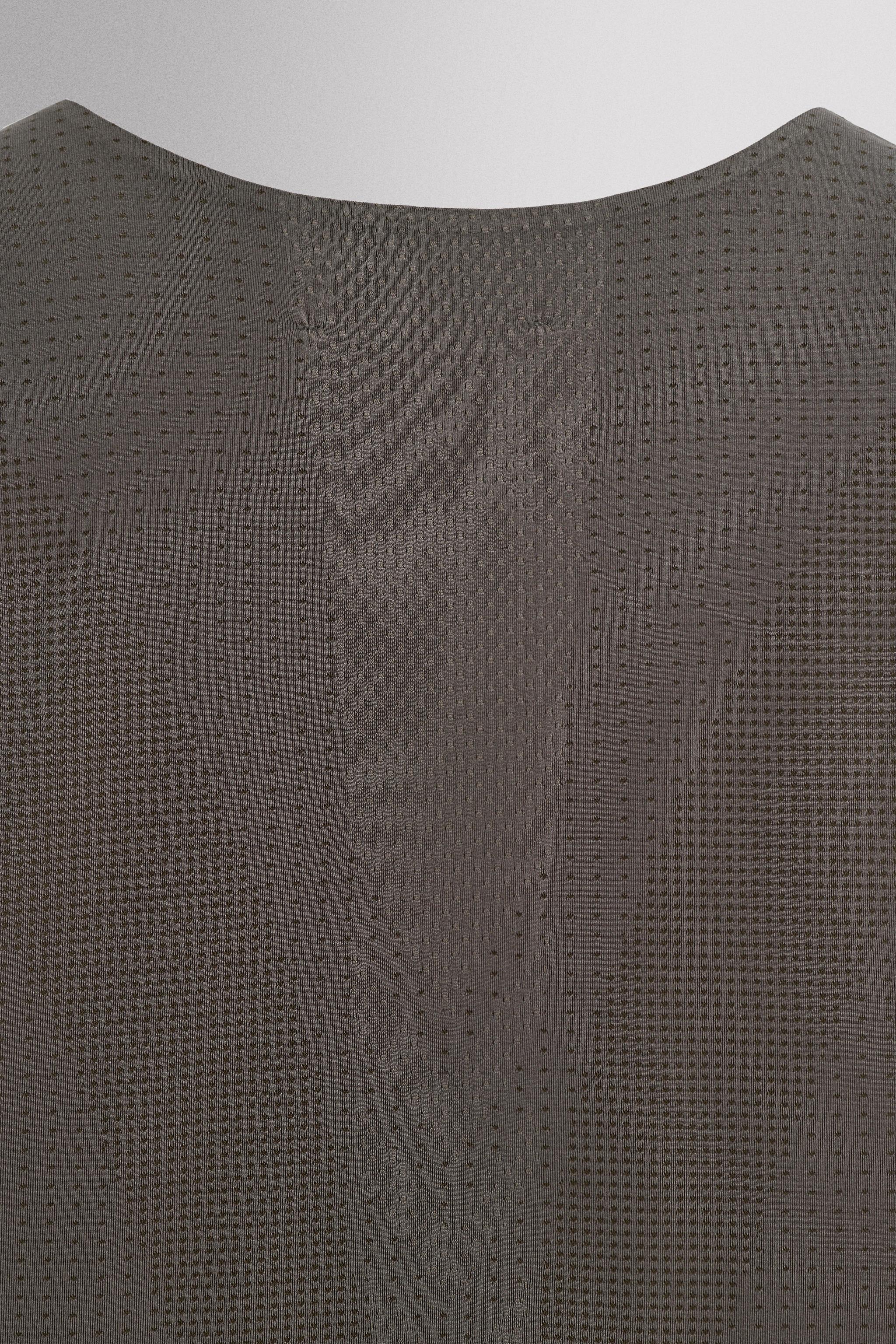 SEAMLESS TRAINING TANK TOP