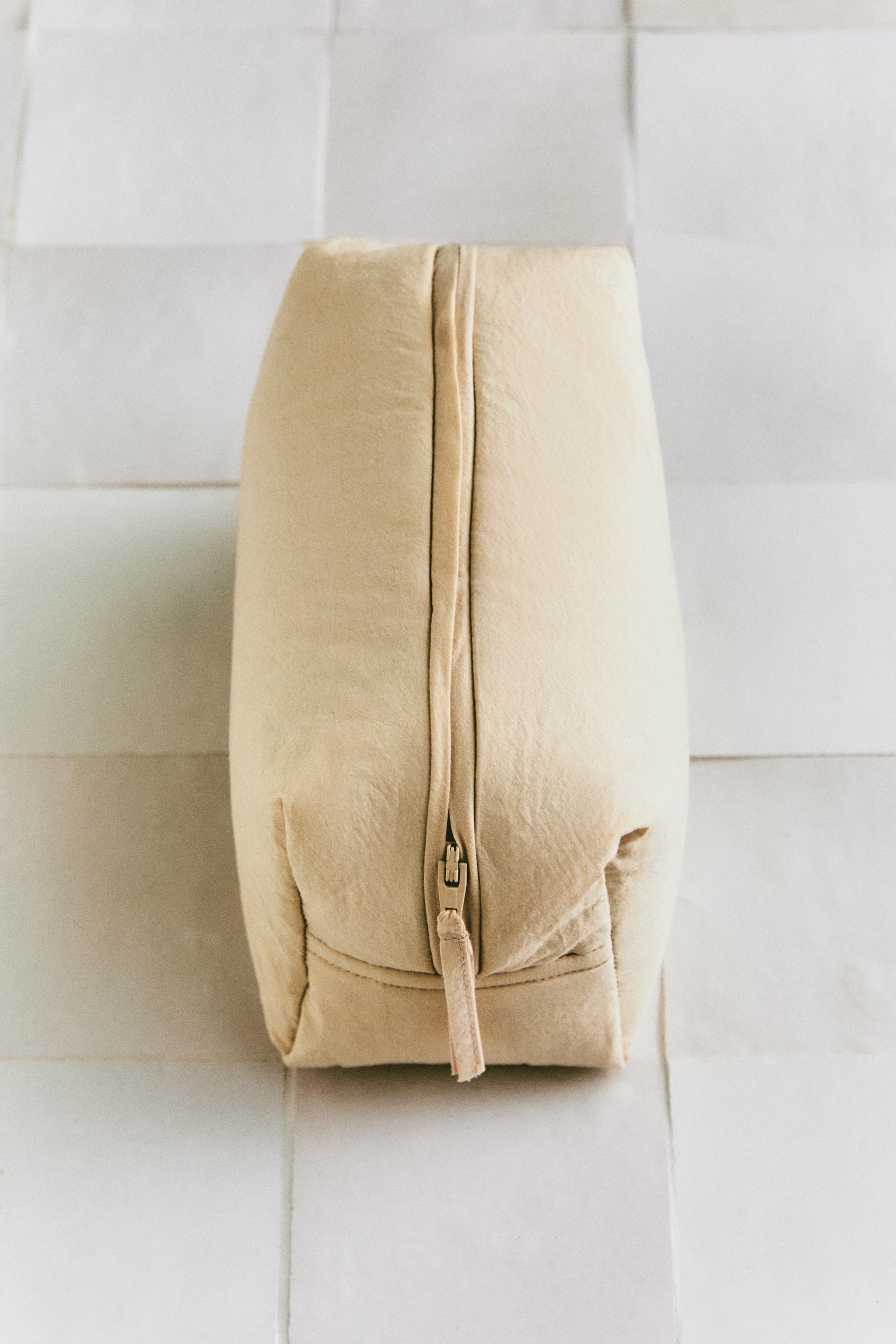 CHILDREN'S SMALL FLORAL COSMETIC BAG