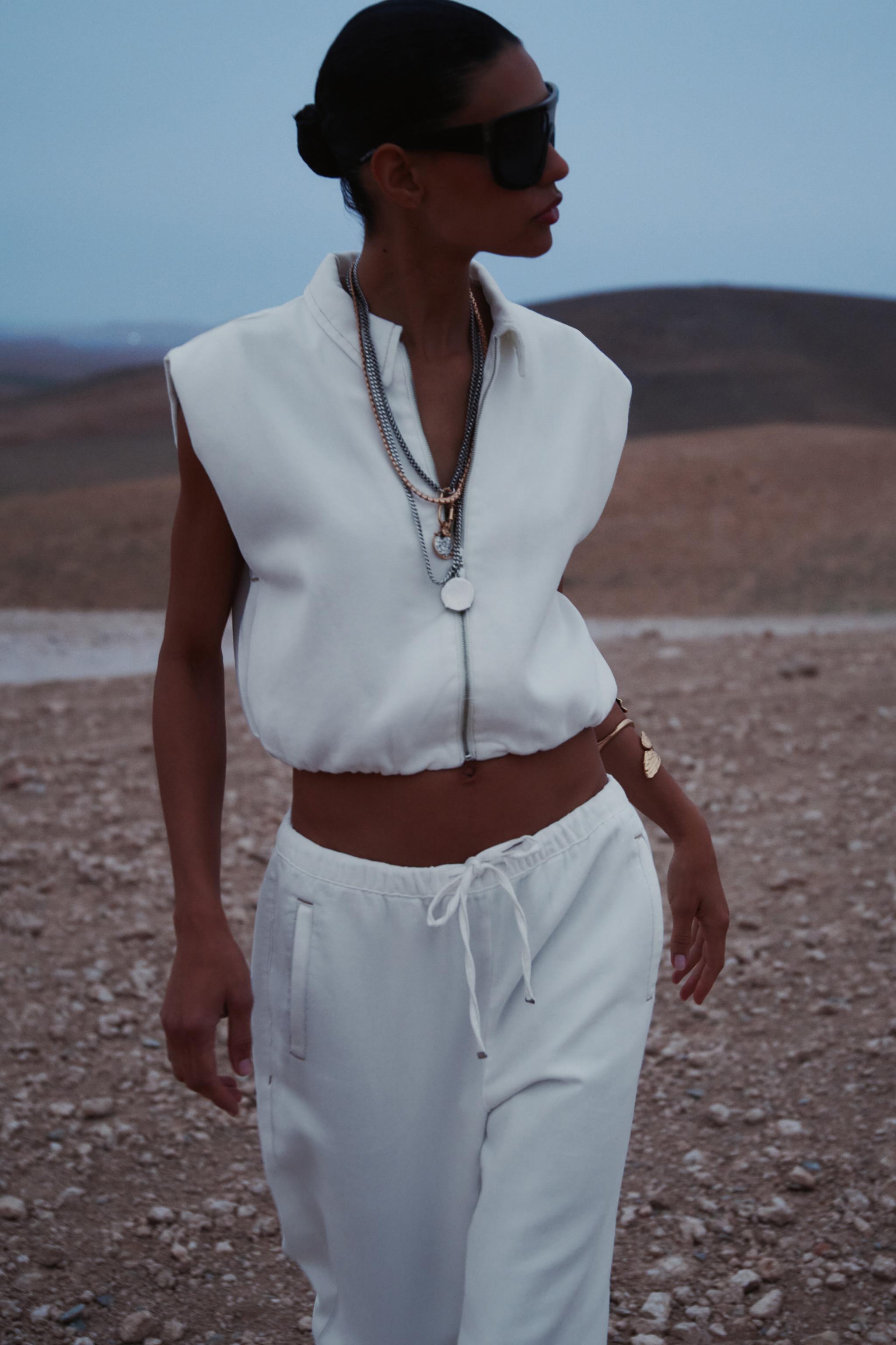 TOPSTITCHING ELASTIC HEM VEST