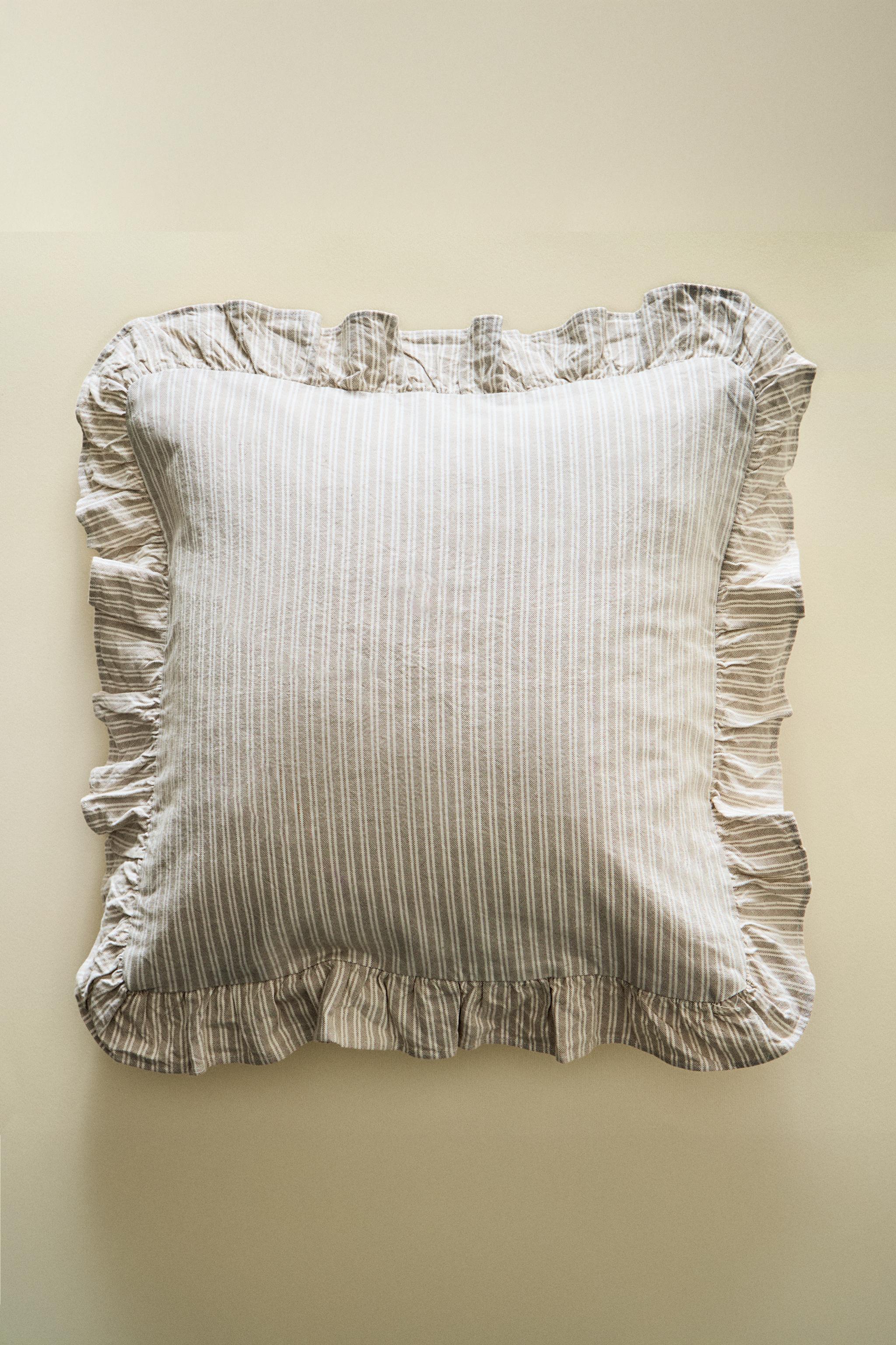 CHILDREN’S STRIPED THROW PILLOW COVER