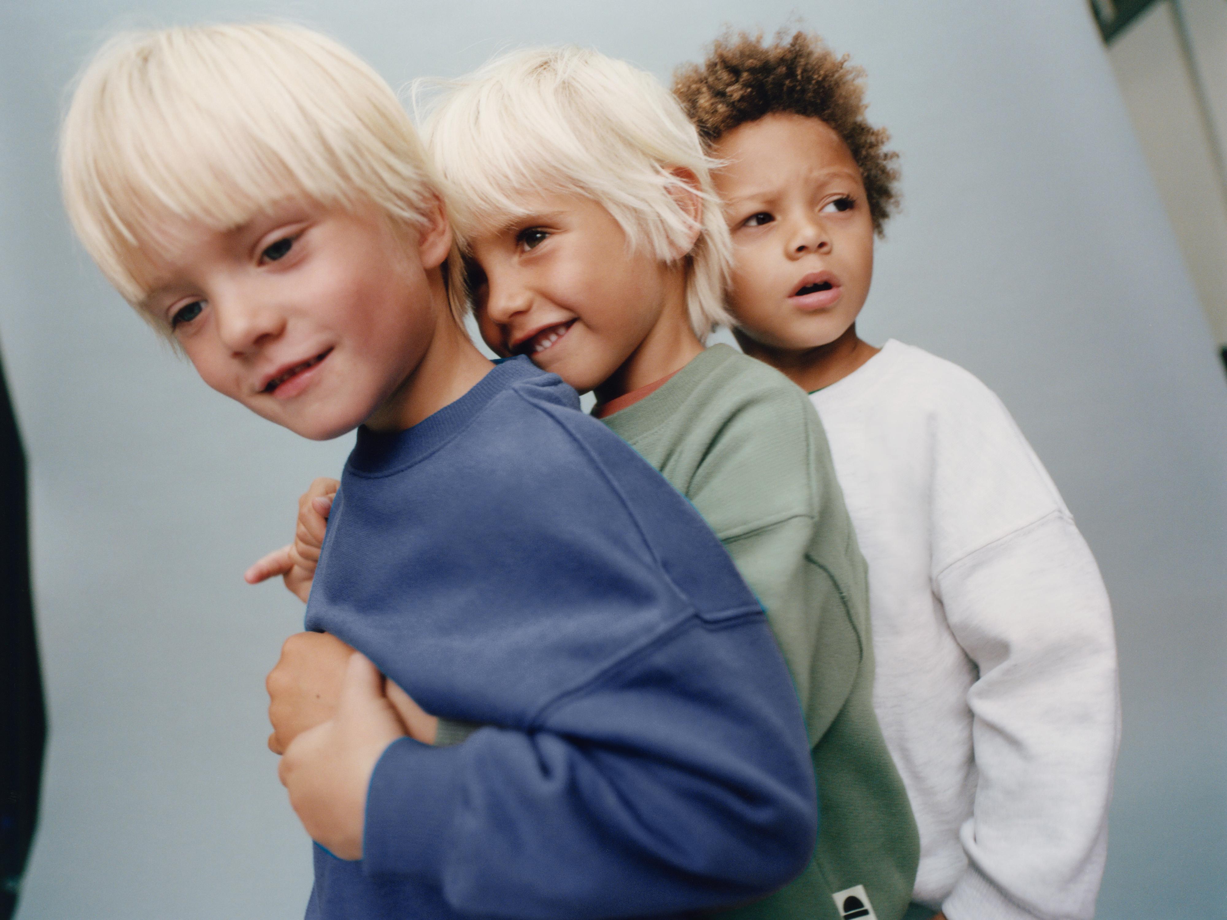 SWEATSHIRT AND JOGGER PANTS SET WITH TAG DETAIL