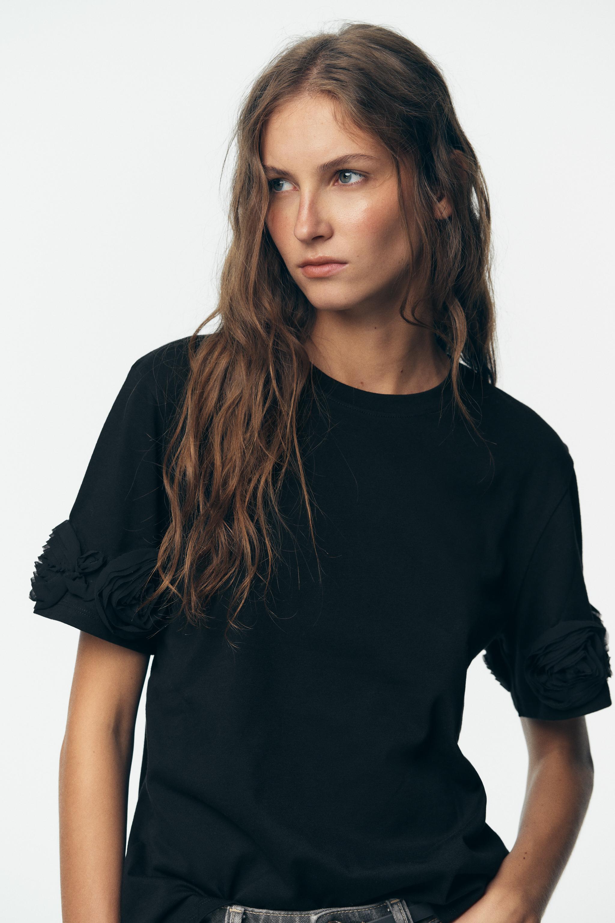 VOLUMINOUS FLORAL T-SHIRT