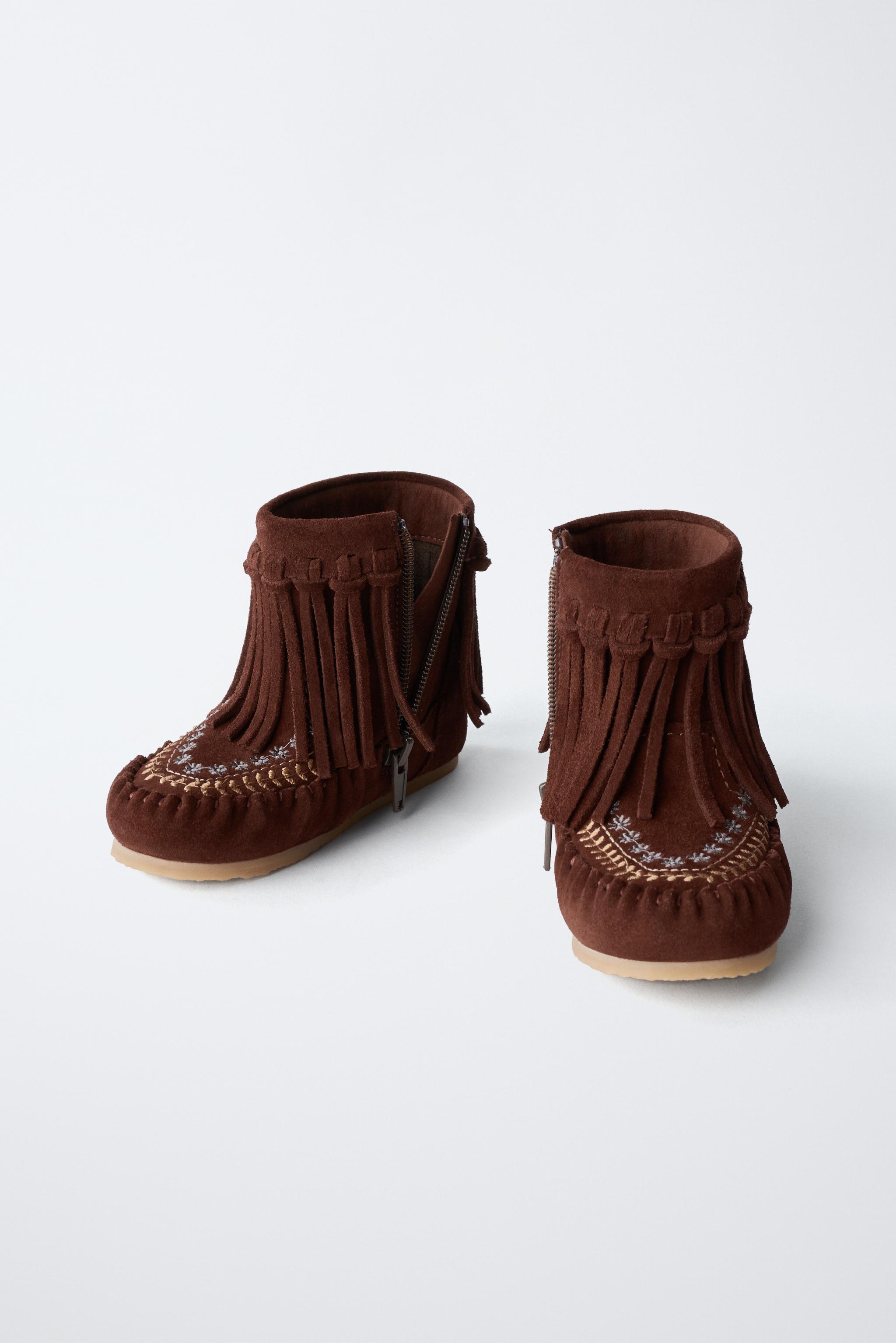 EMBROIDERED LEATHER BOOTS