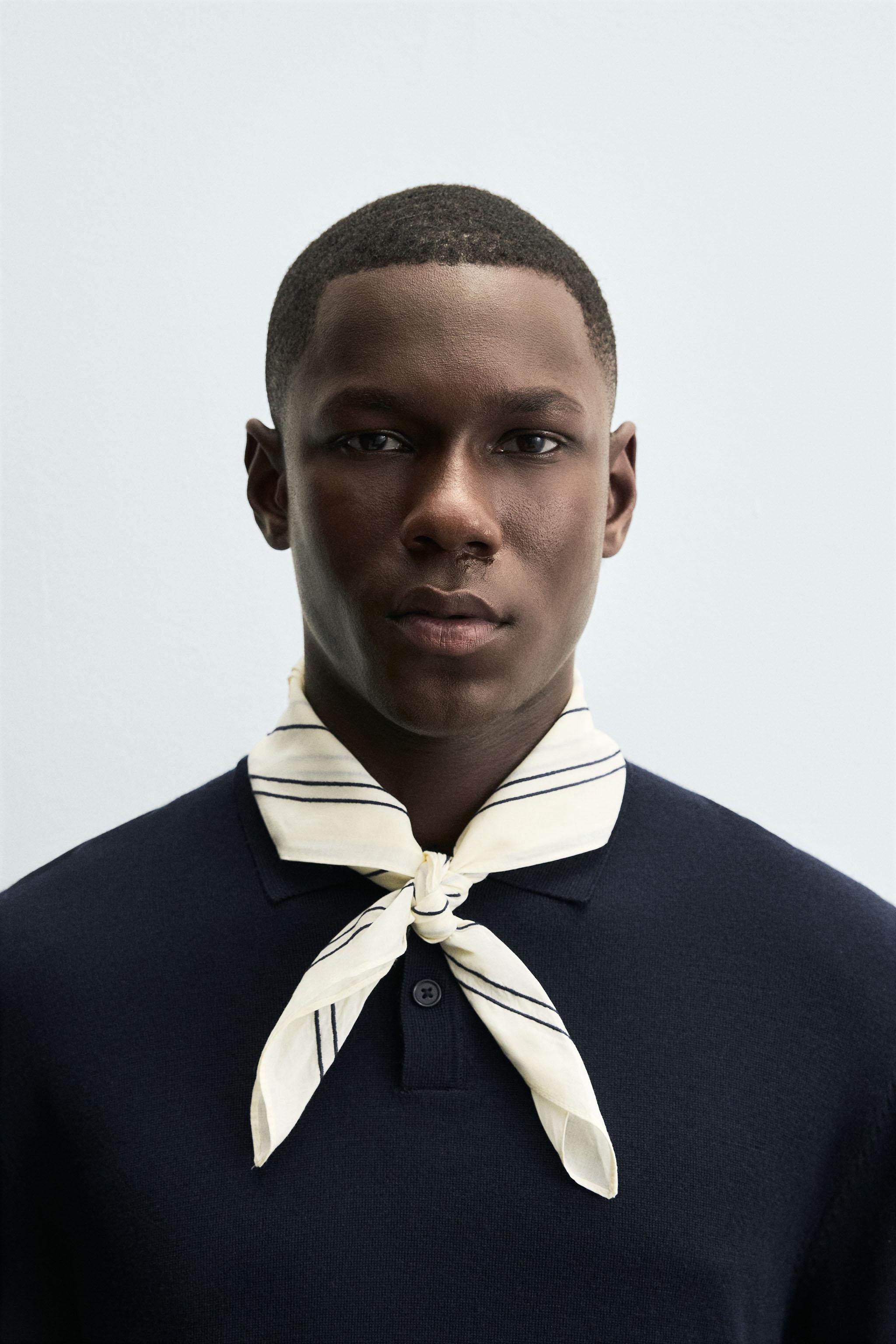 CONTRAST EMBROIDERY BANDANA