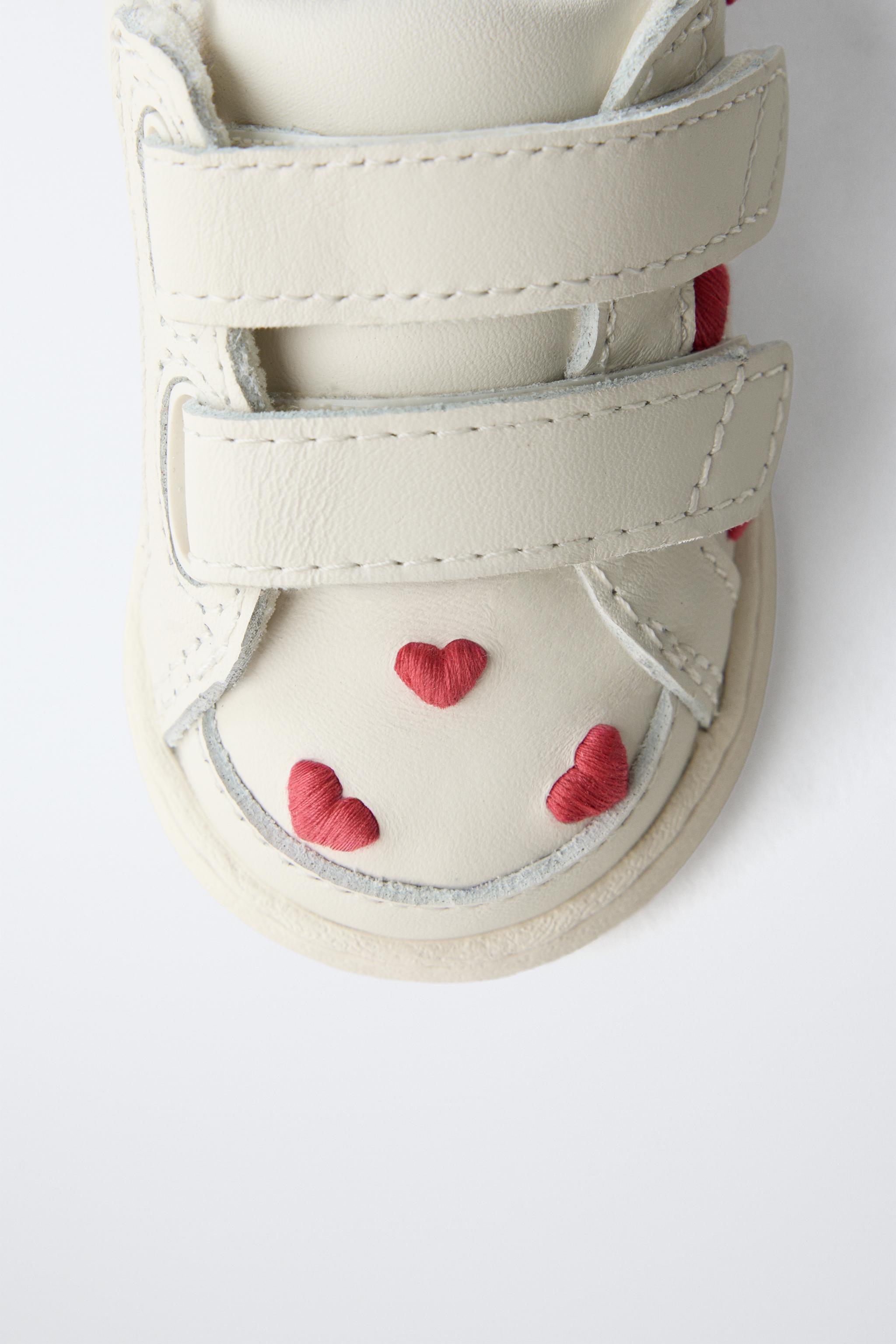 BAREFOOT HEART SNEAKERS