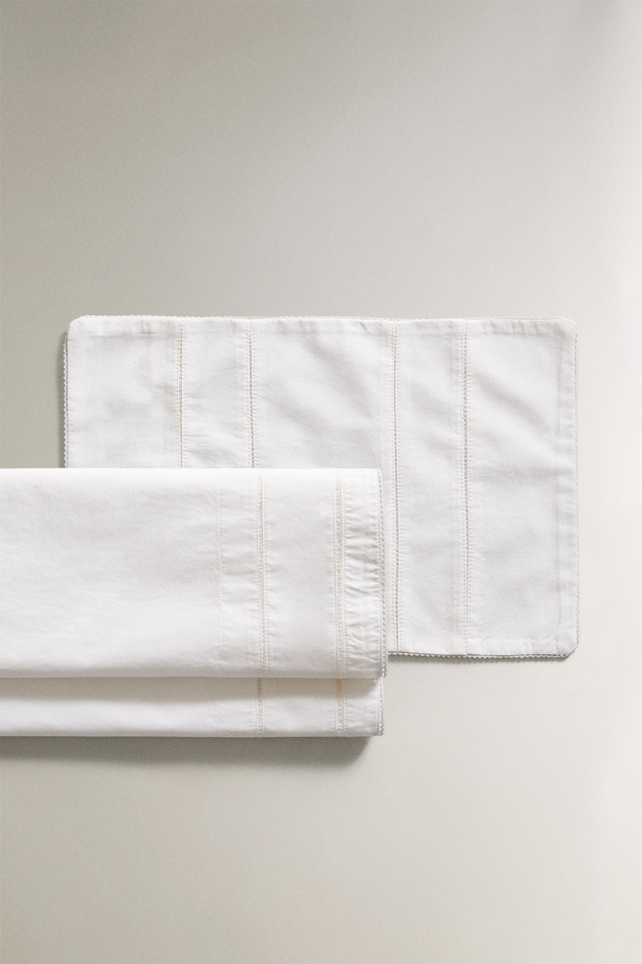 HEMSTITCHED POPLIN MINI CRIB SHEET SET