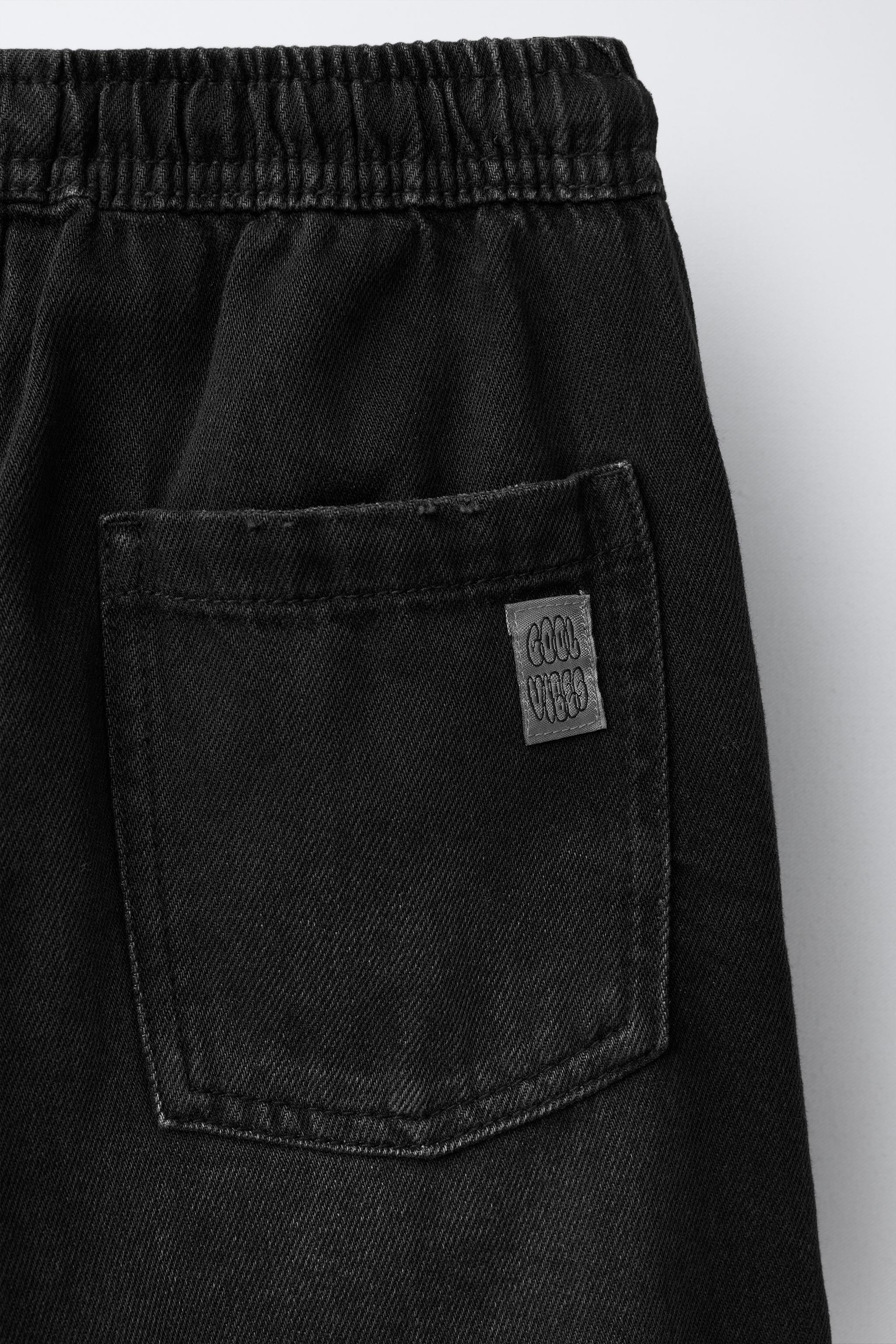 BAGGY JEANS WITH LABEL