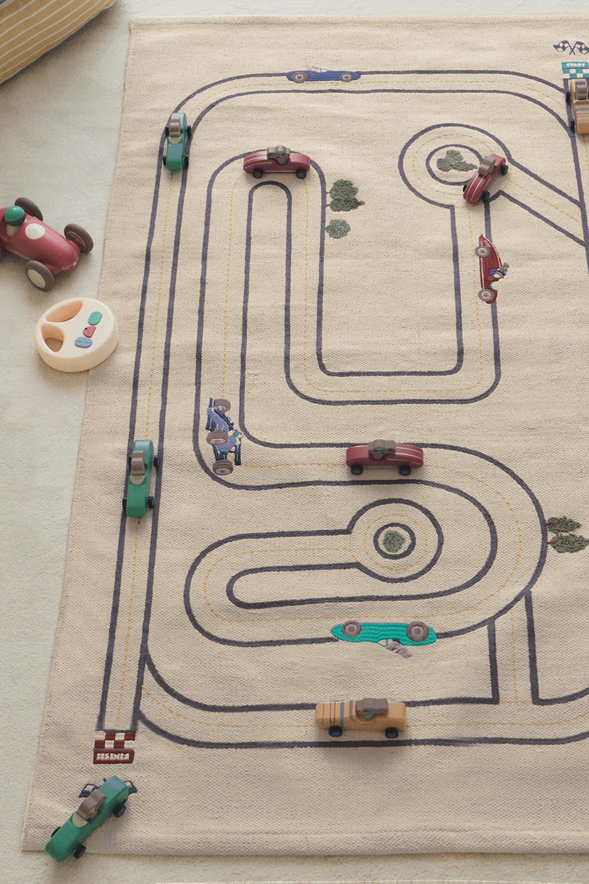 CHILDREN'S RACE TRACK AREA RUG