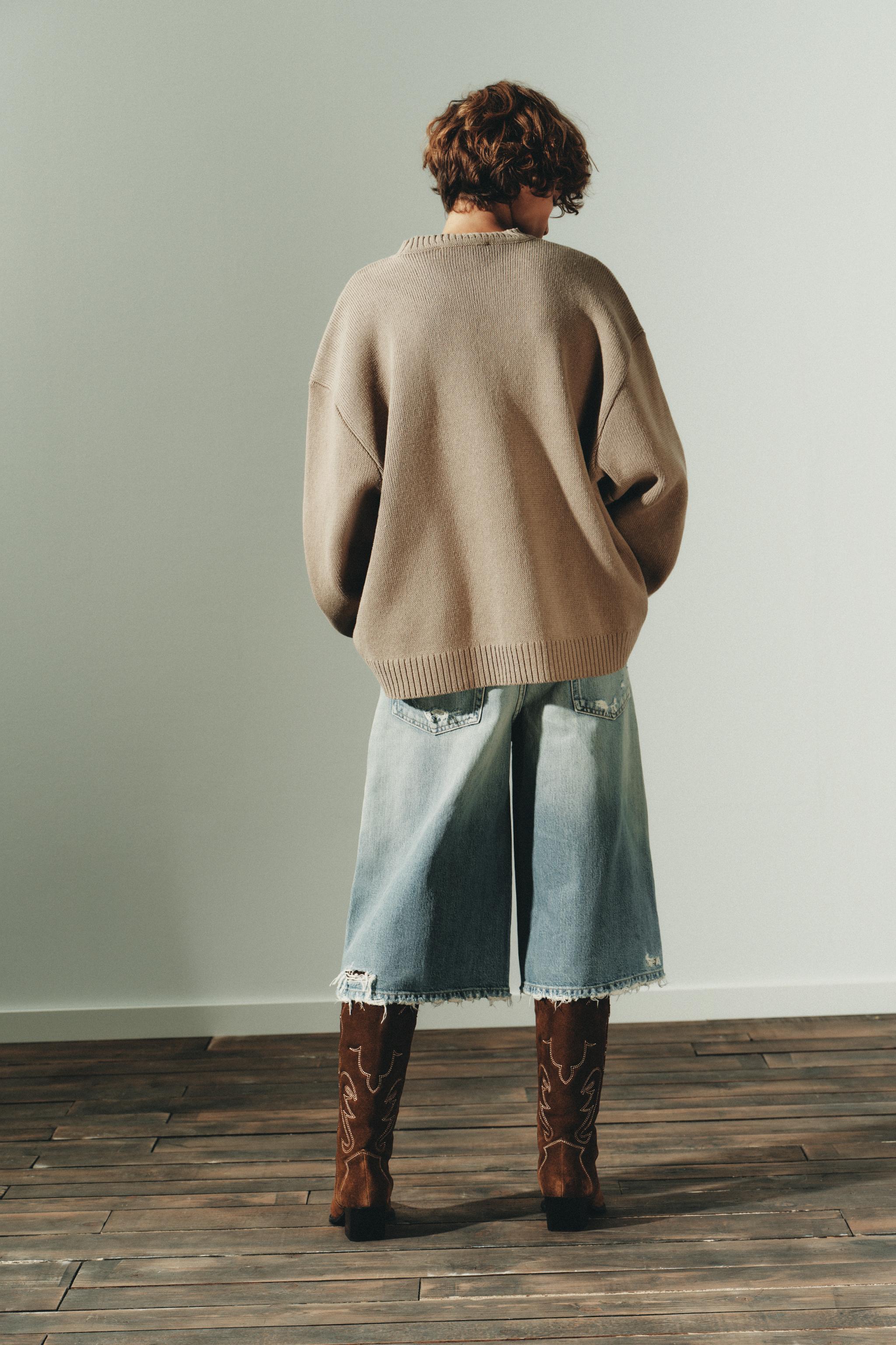 OVERSIZED KNIT SWEATER