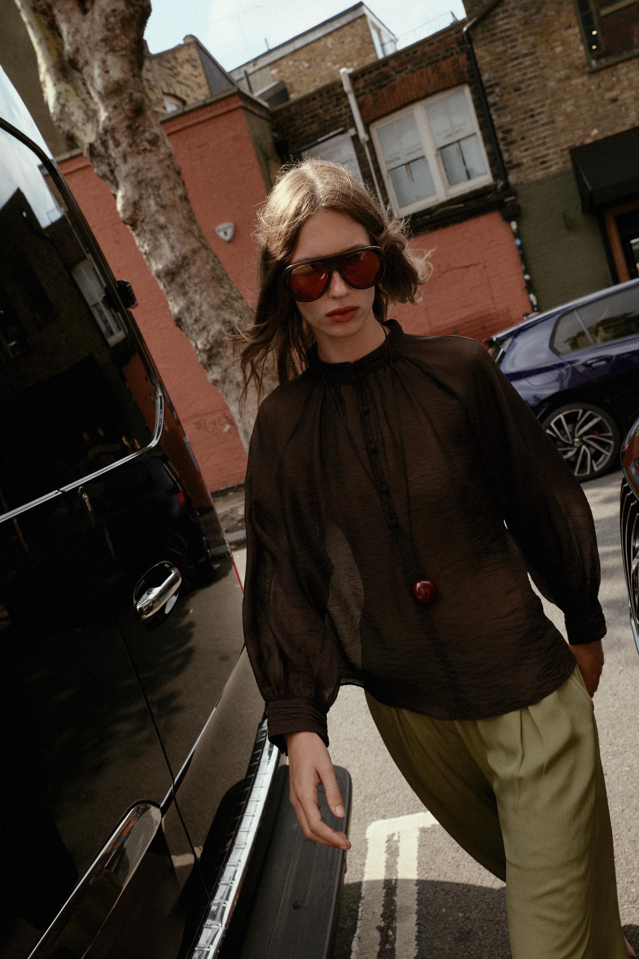 SHEER BALLOON SLEEVE BLOUSE