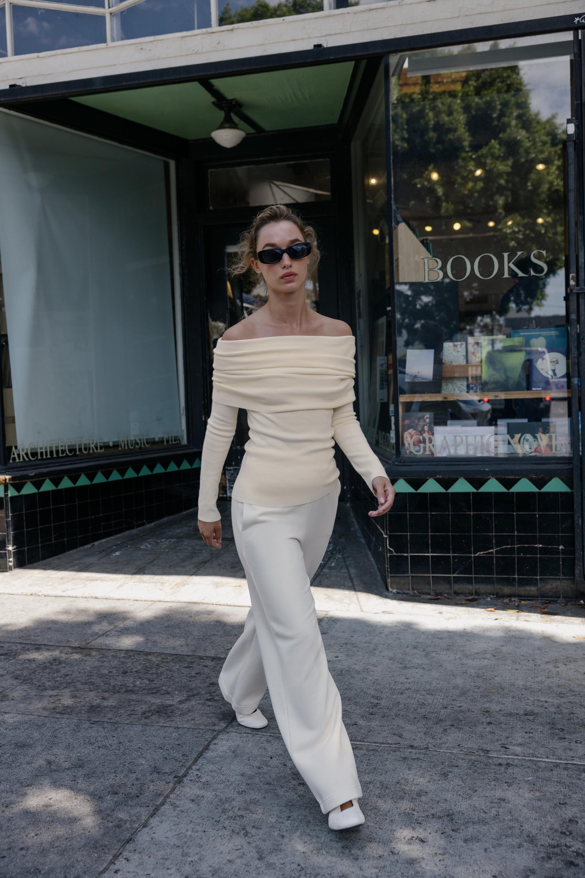 RUCHED STRAPLESS KNIT TOP