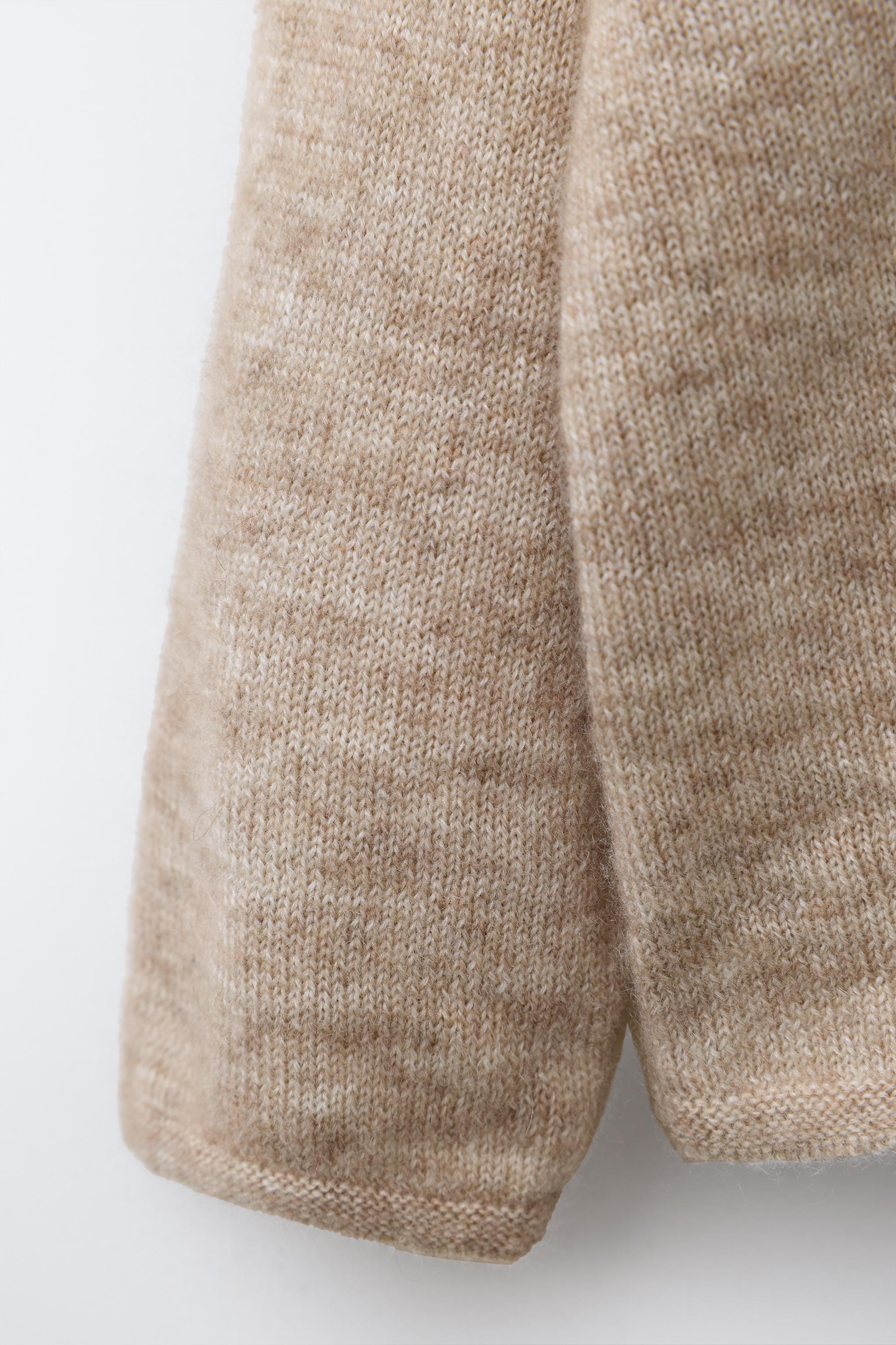 WOOL AND CASHMERE BLEND SWEATER
