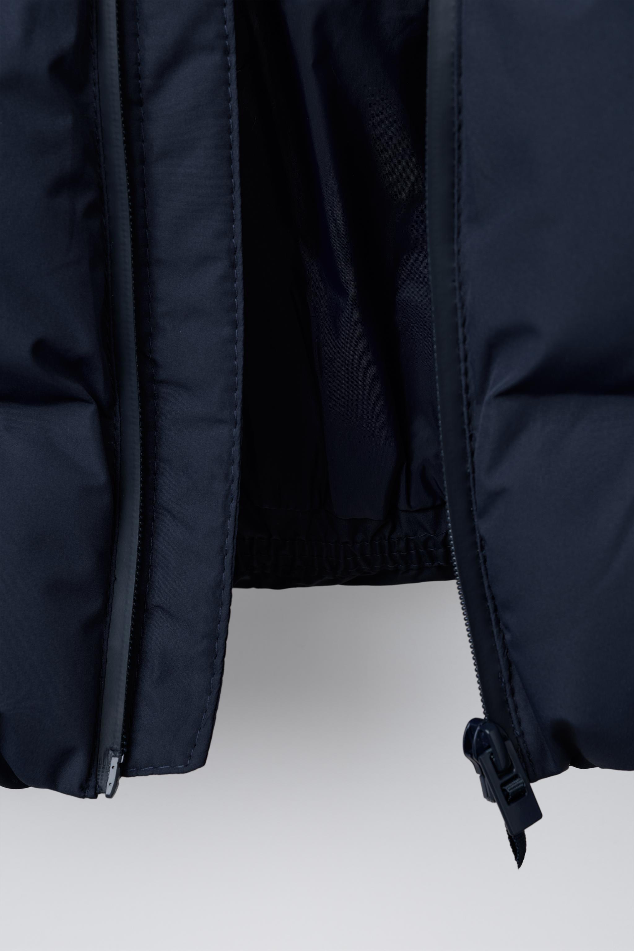 PUFFER COAT WITH LABEL WATER REPELLENT
