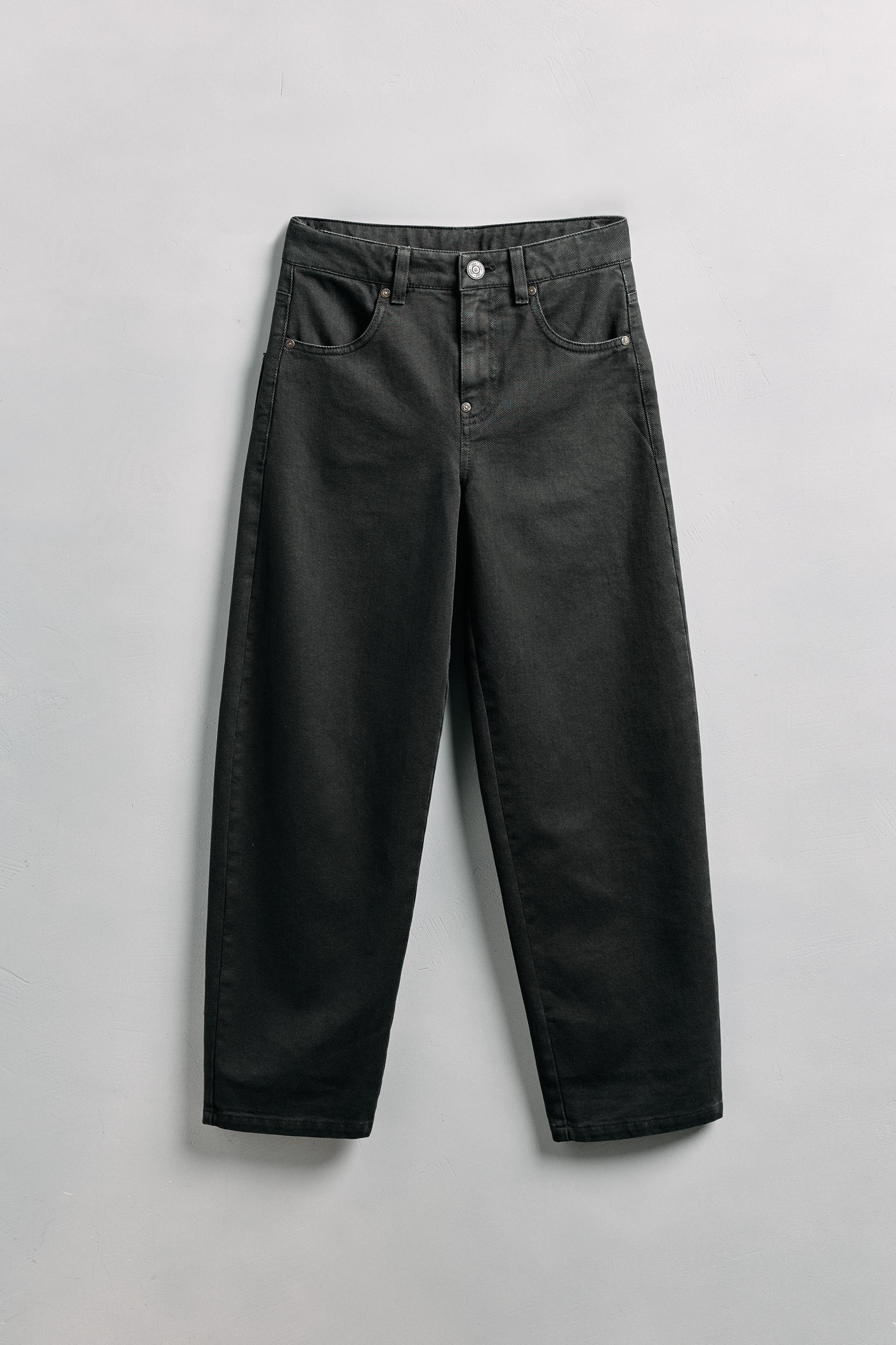 LOOSE FIT PATCH JEANS