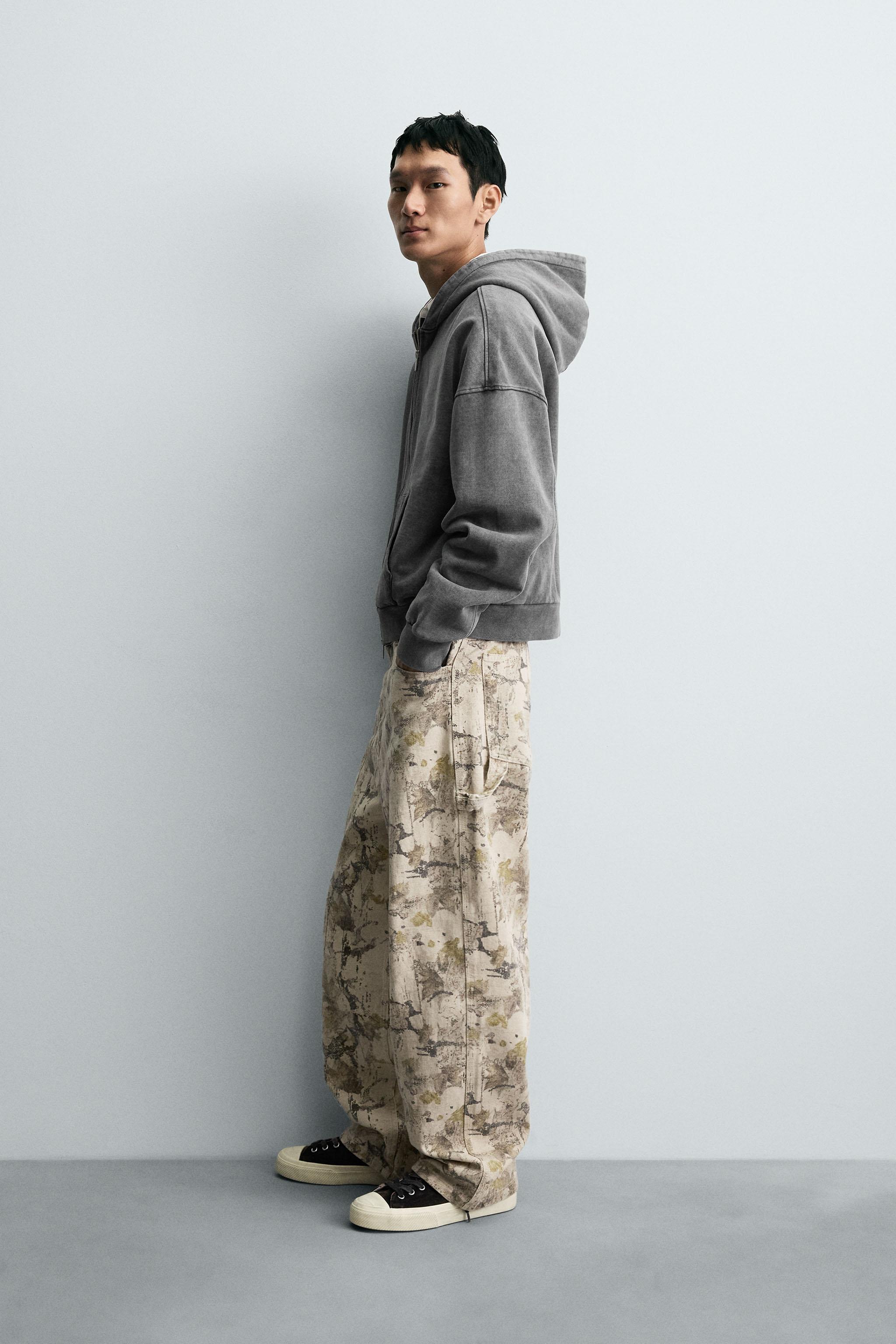 ABSTRACT PRINT BAGGY FIT CARPENTER PANTS