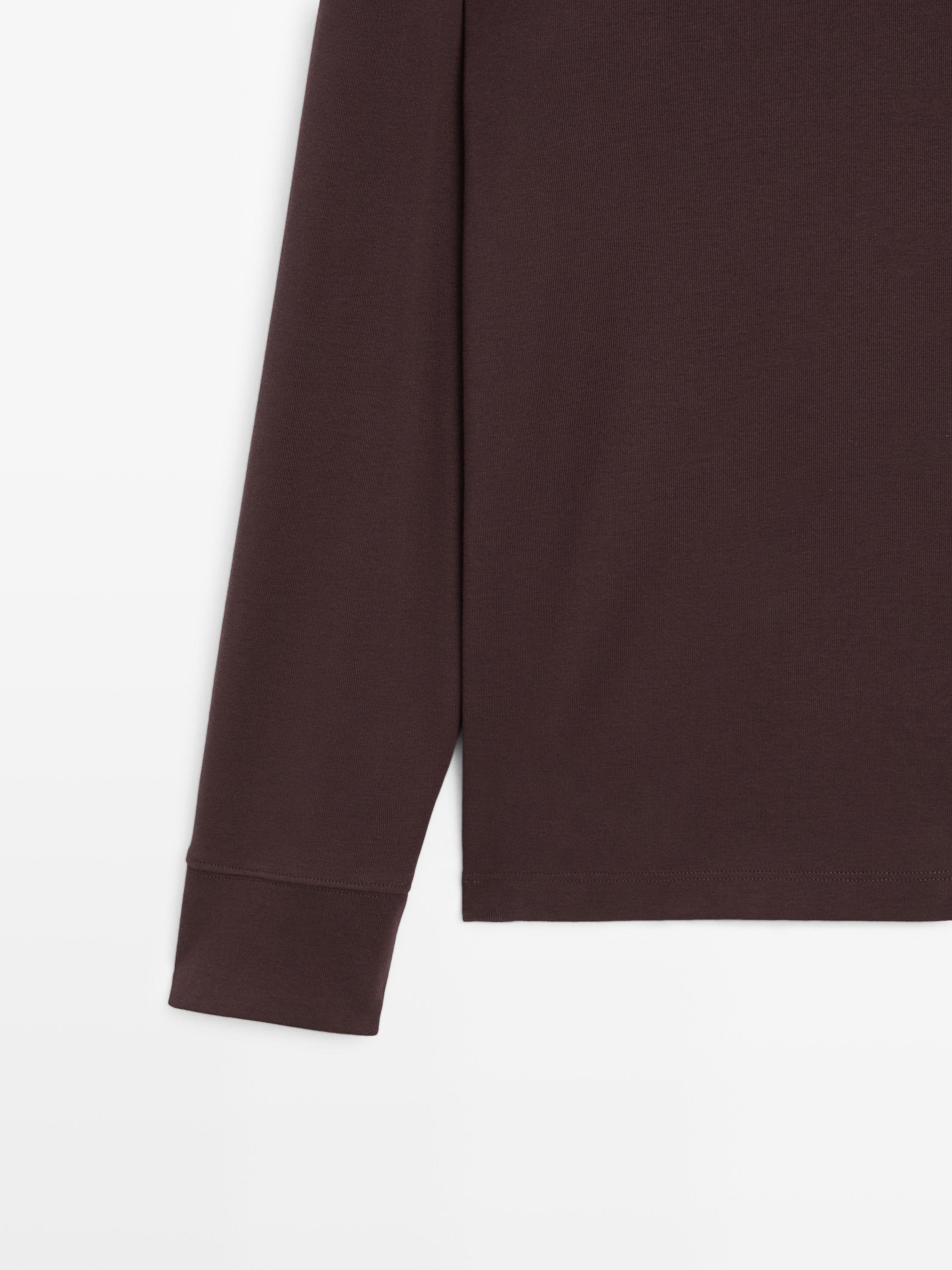 Long sleeve polo shirt with contrast collar