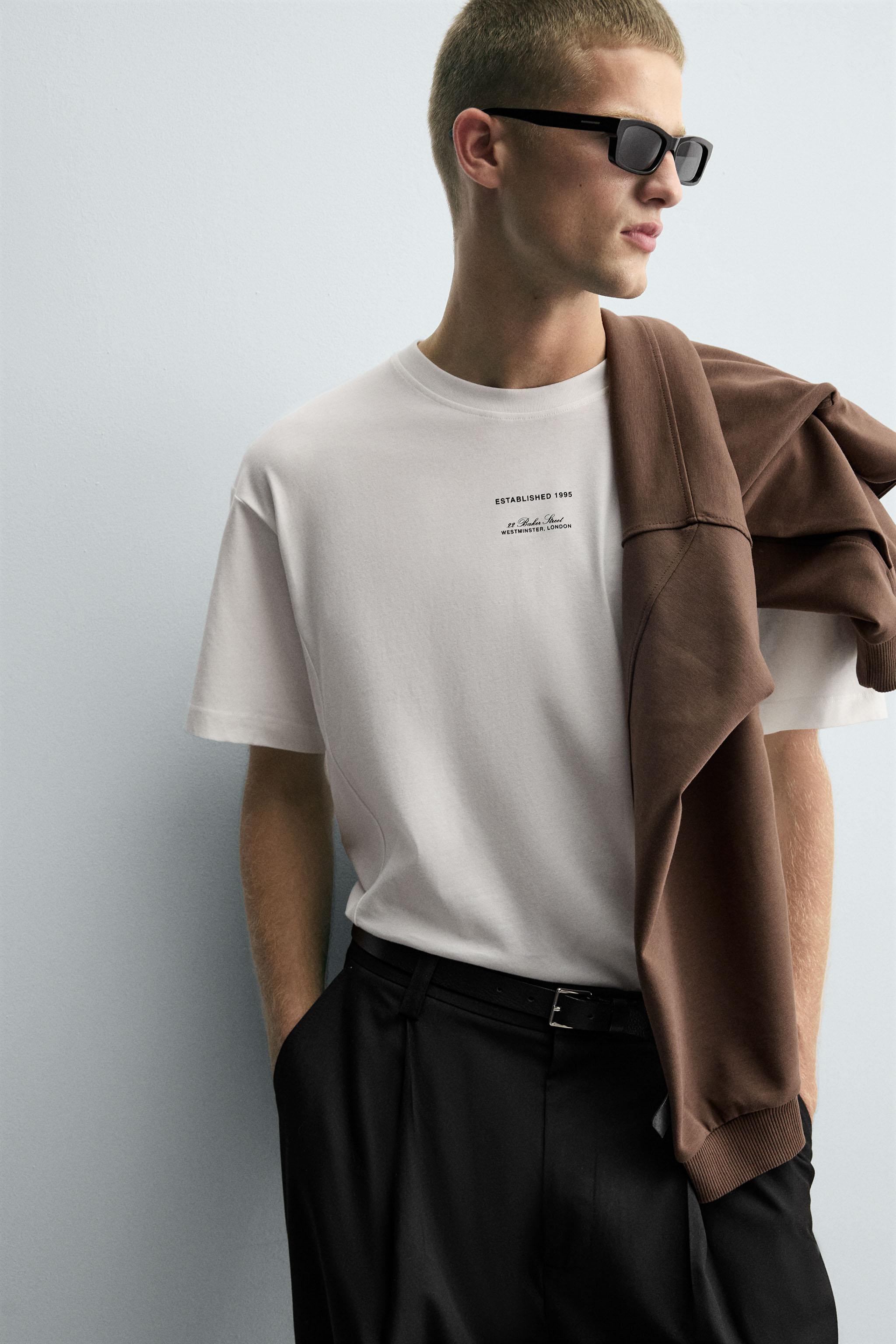 CONTRAST LABEL T-SHIRT