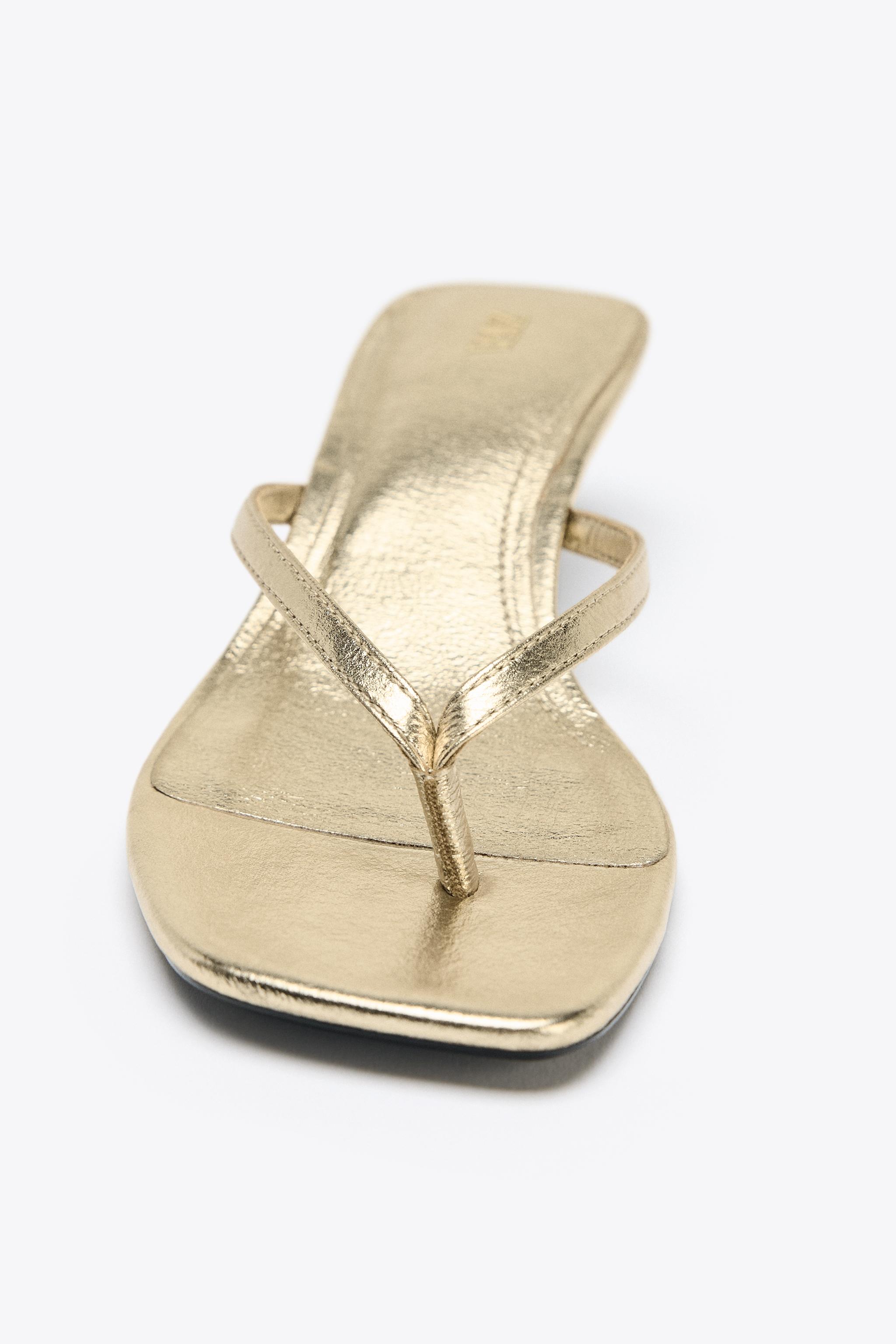 METALLIC EFFECT KITTEN SANDALS