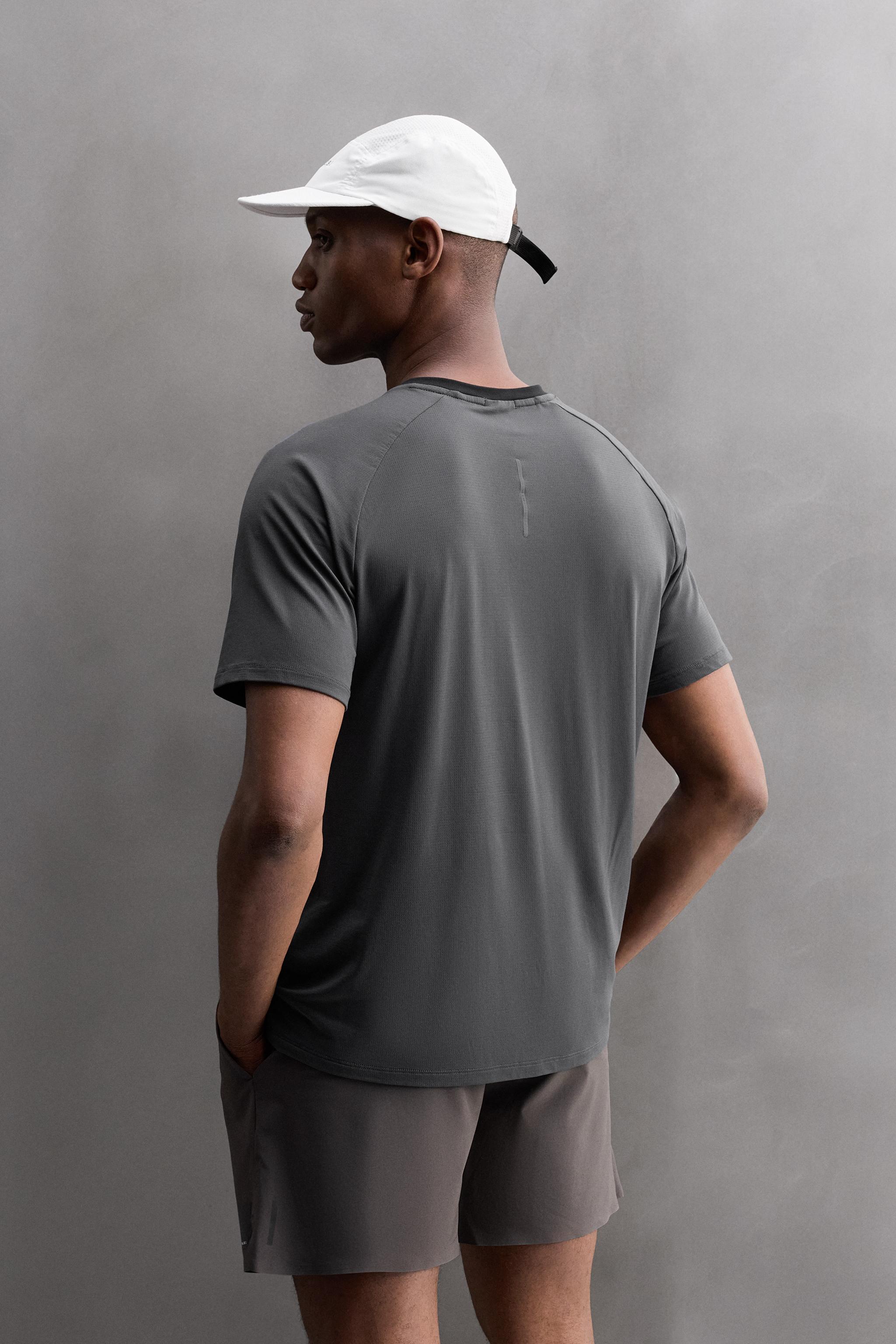 TEXTURED TRAINING T-SHIRT