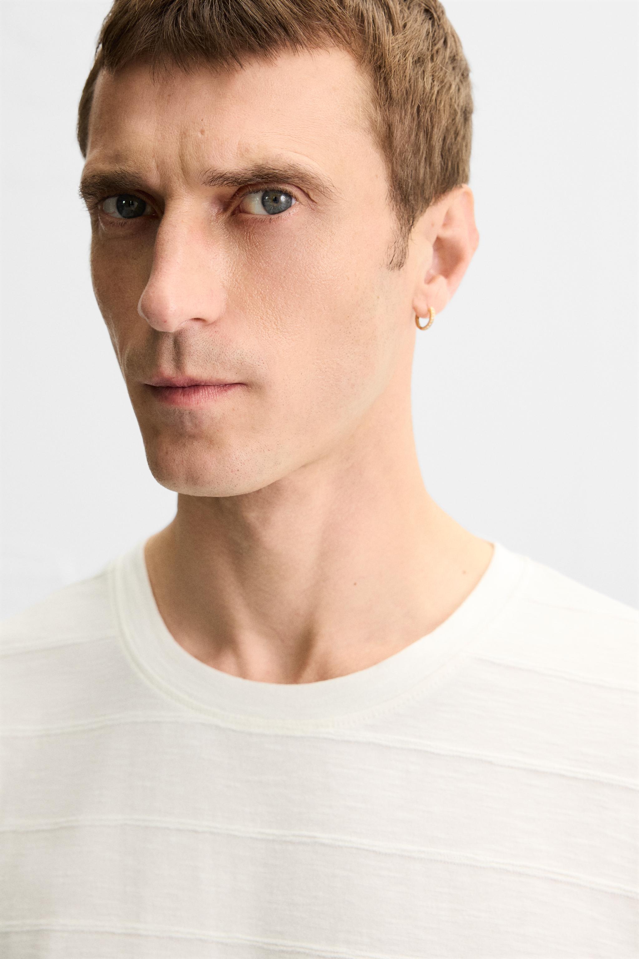 STRIPED IRREGULAR TEXTURED T-SHIRT